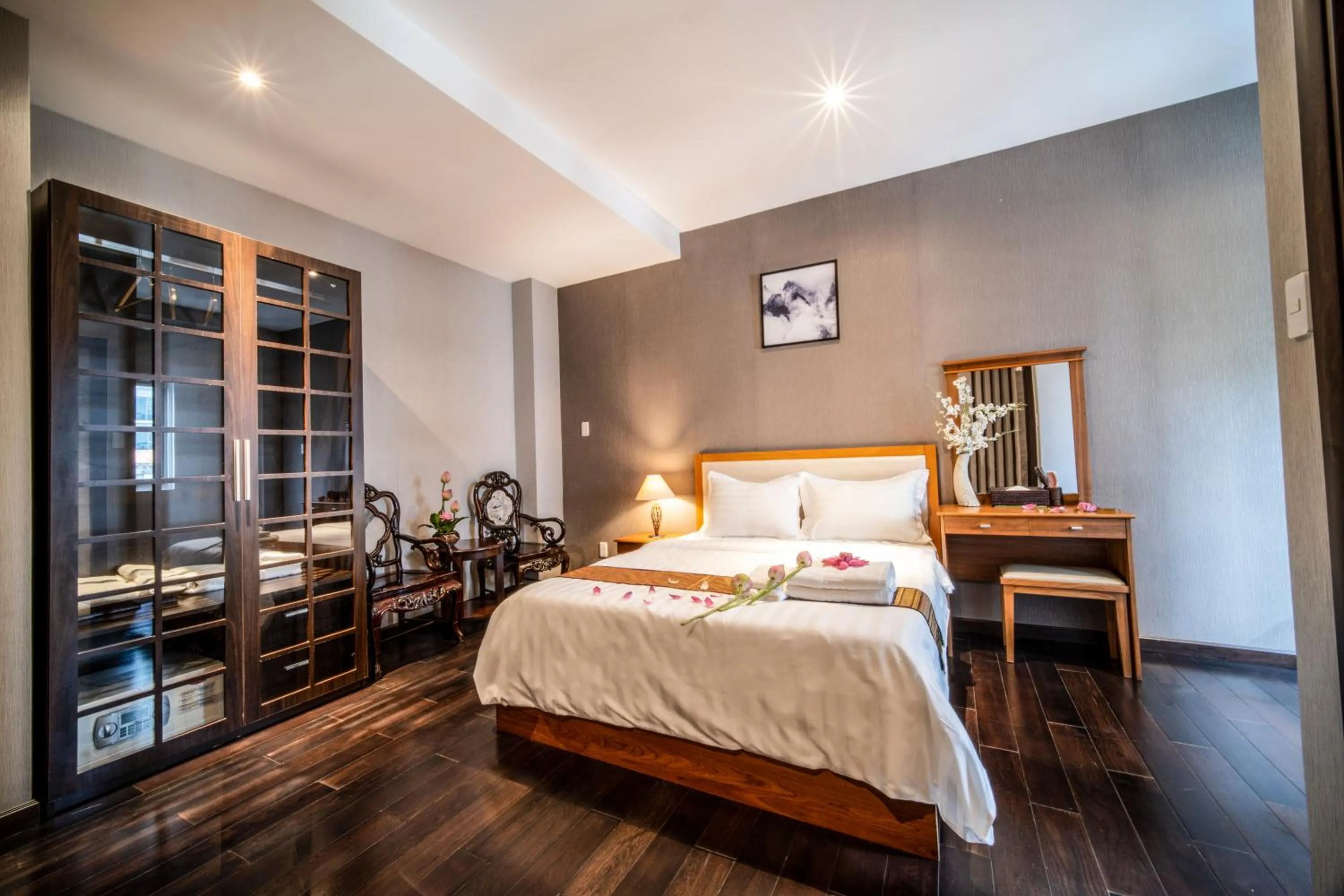 Bed in Sen Spa Service Apartment