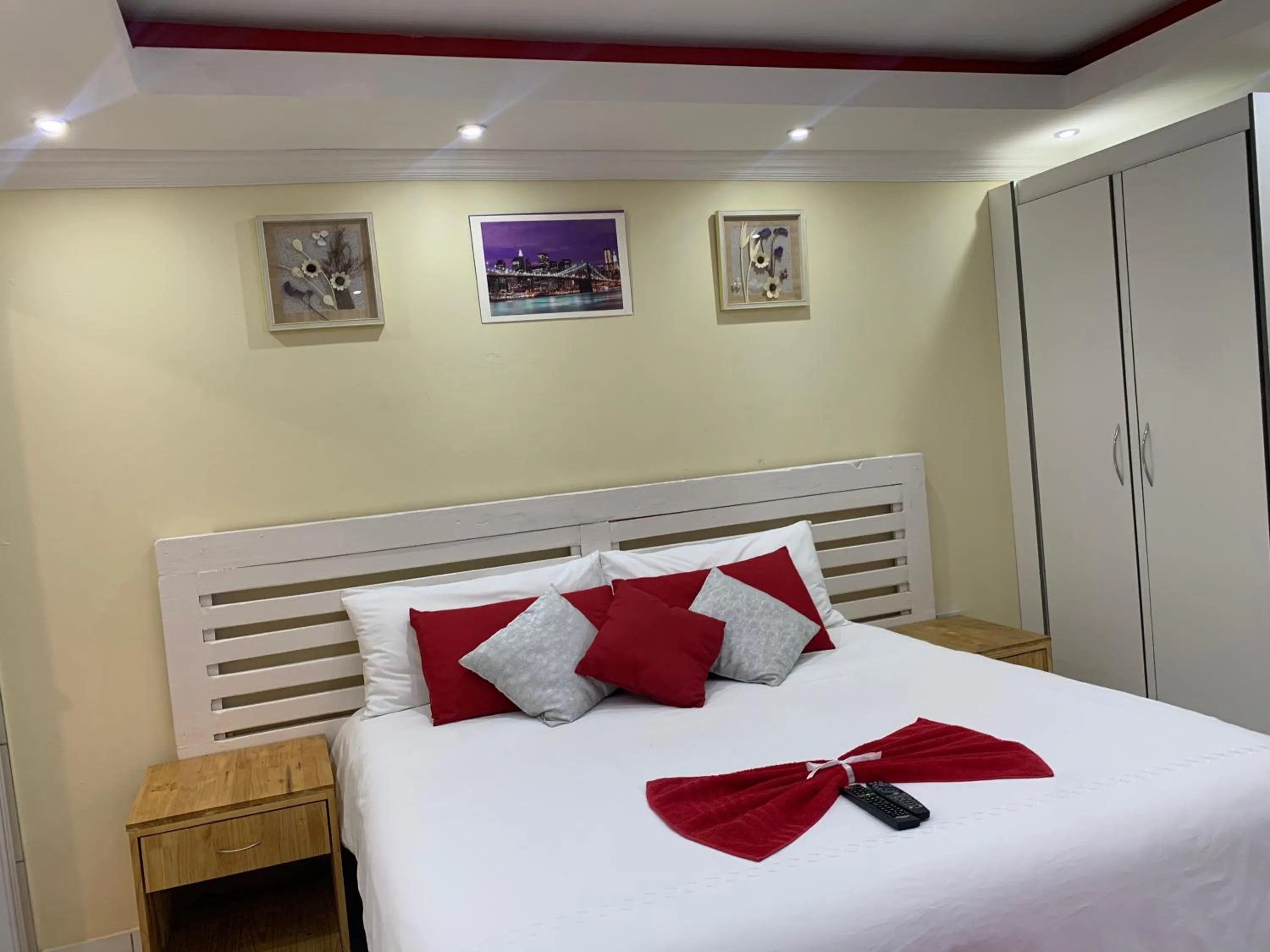 Bed in Ekaya Palace Guest House