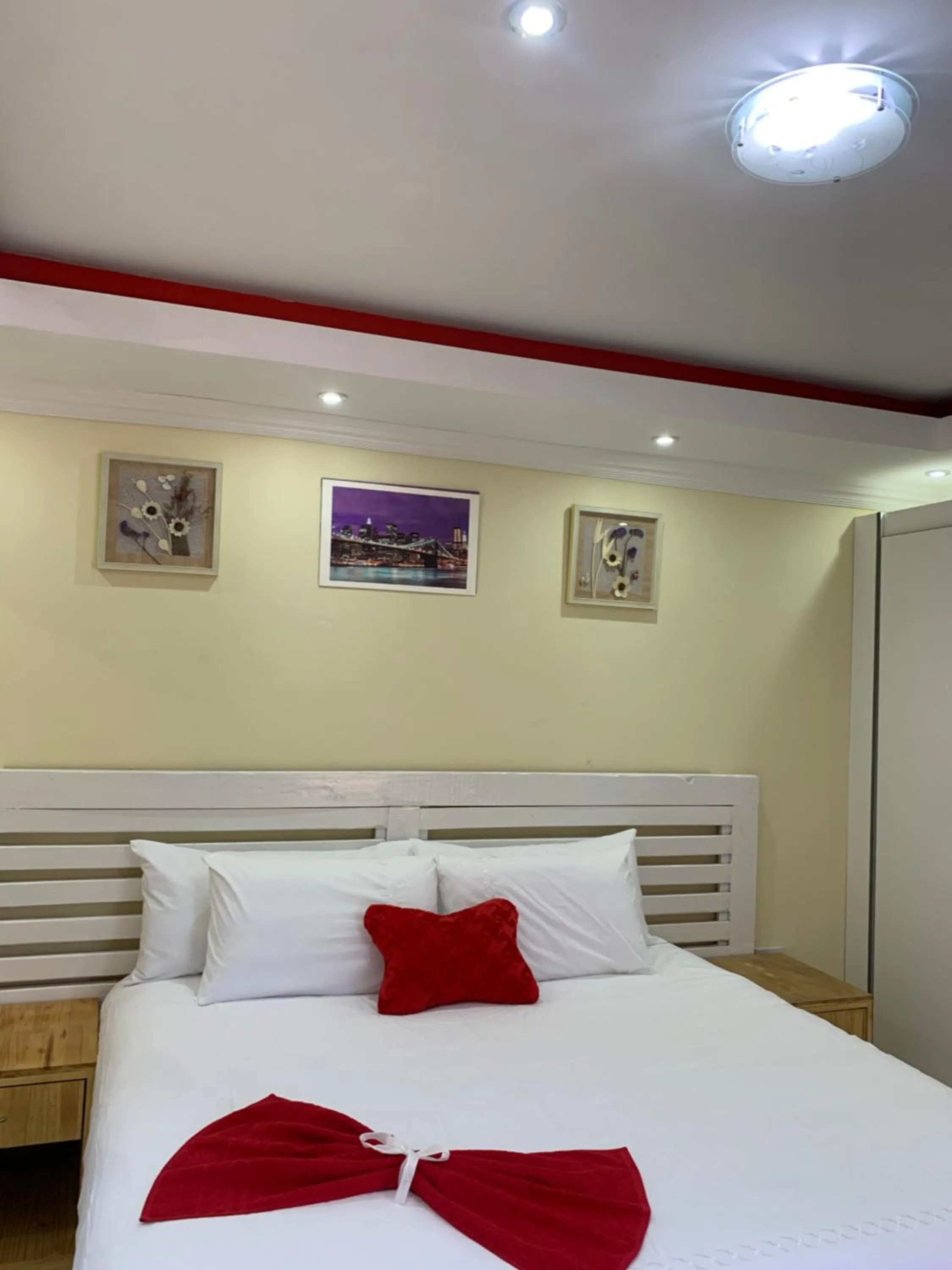 Bed in Ekaya Palace Guest House