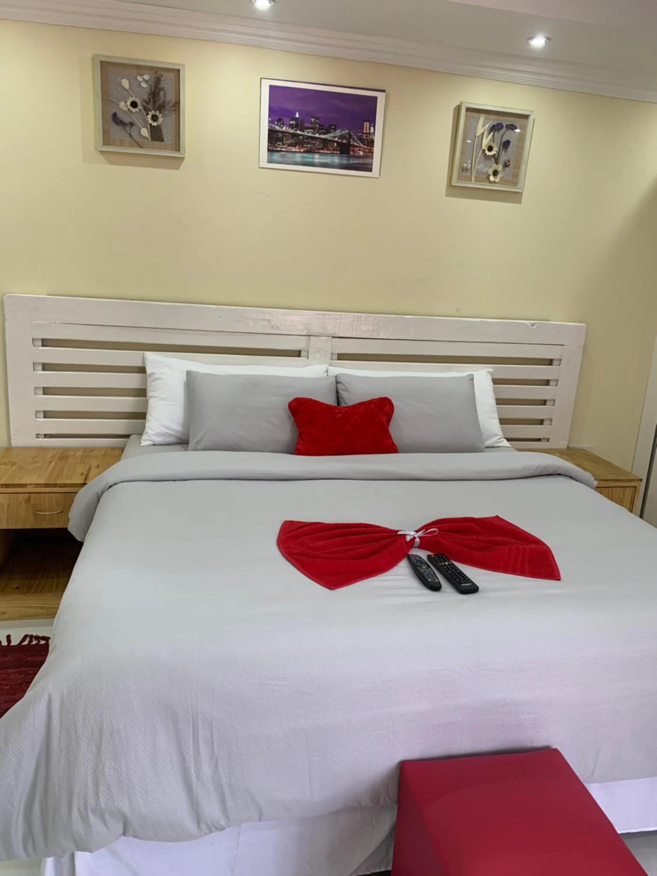 Bed in Ekaya Palace Guest House