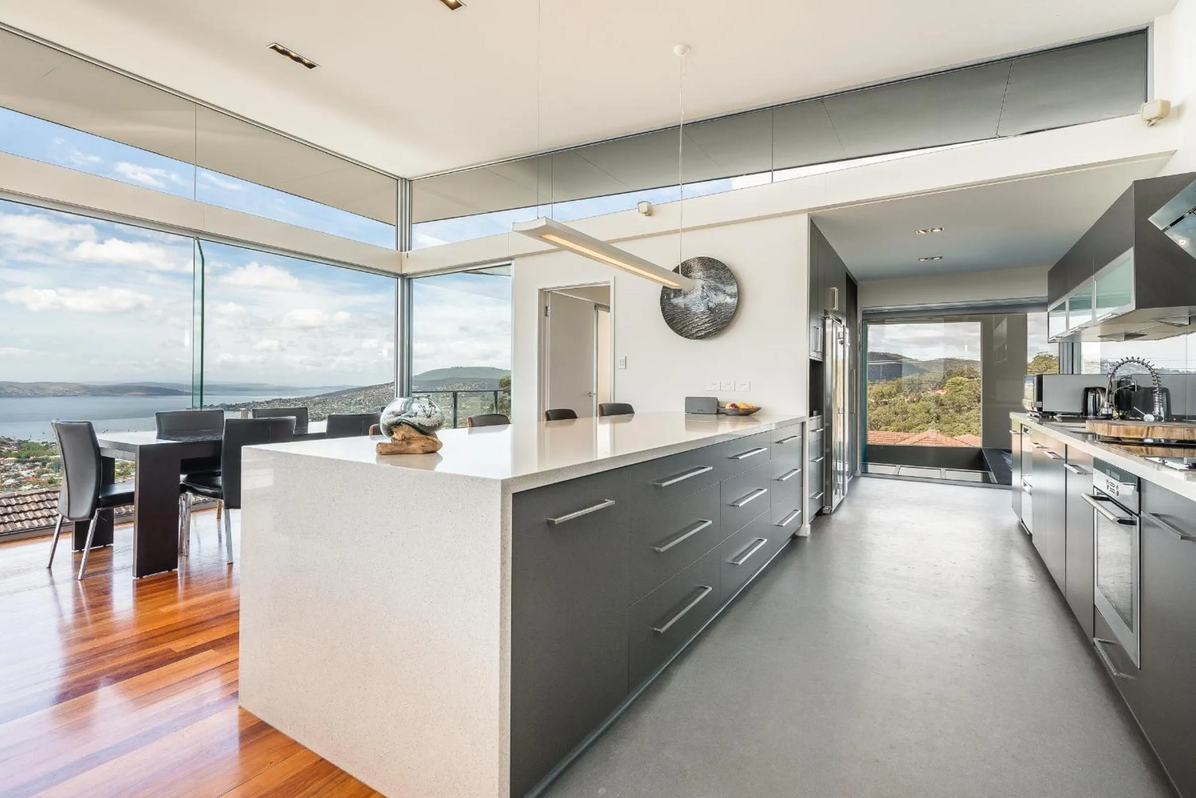Kitchen or kitchenette in Hobart View