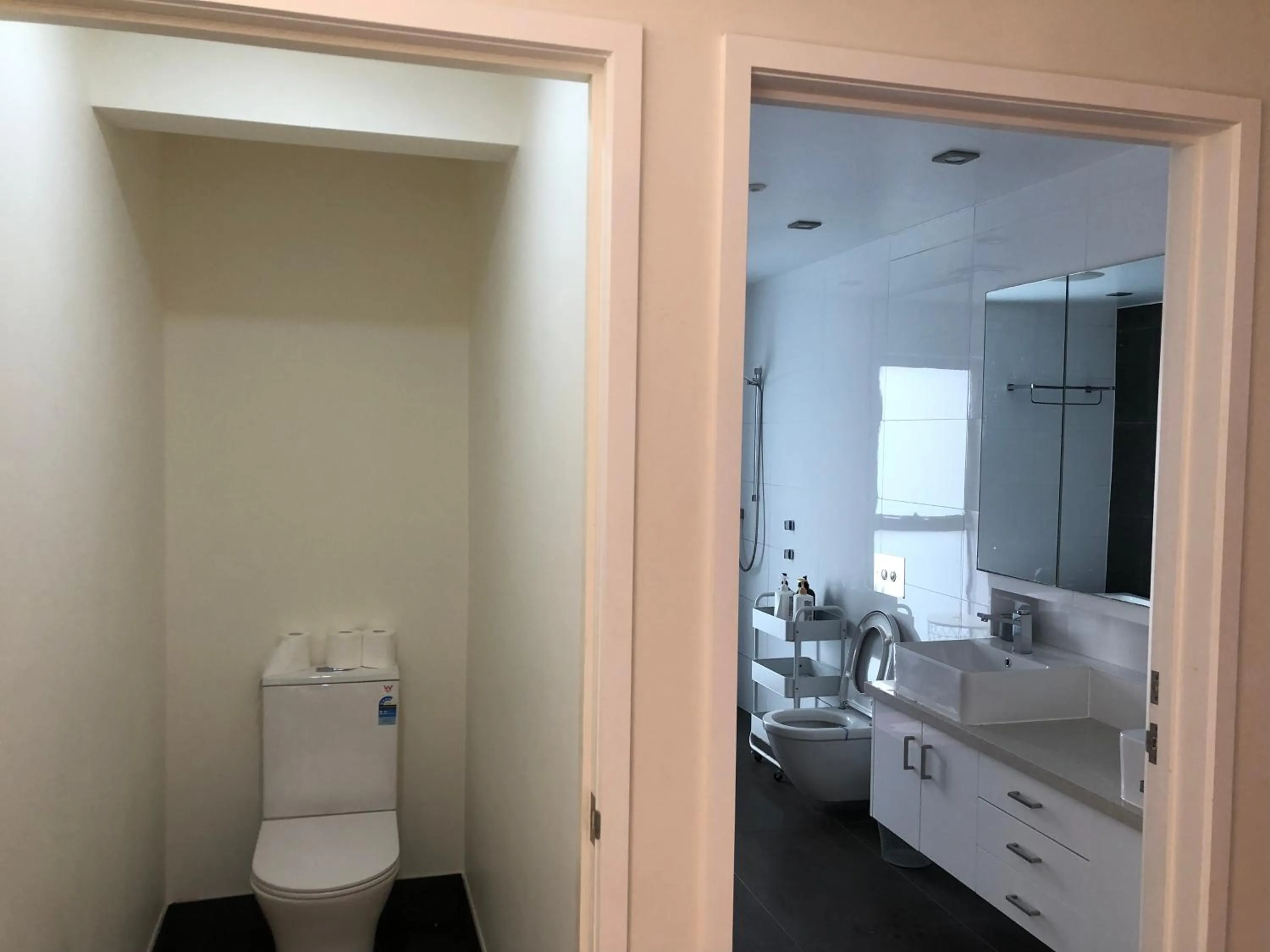 Toilet in Hobart View