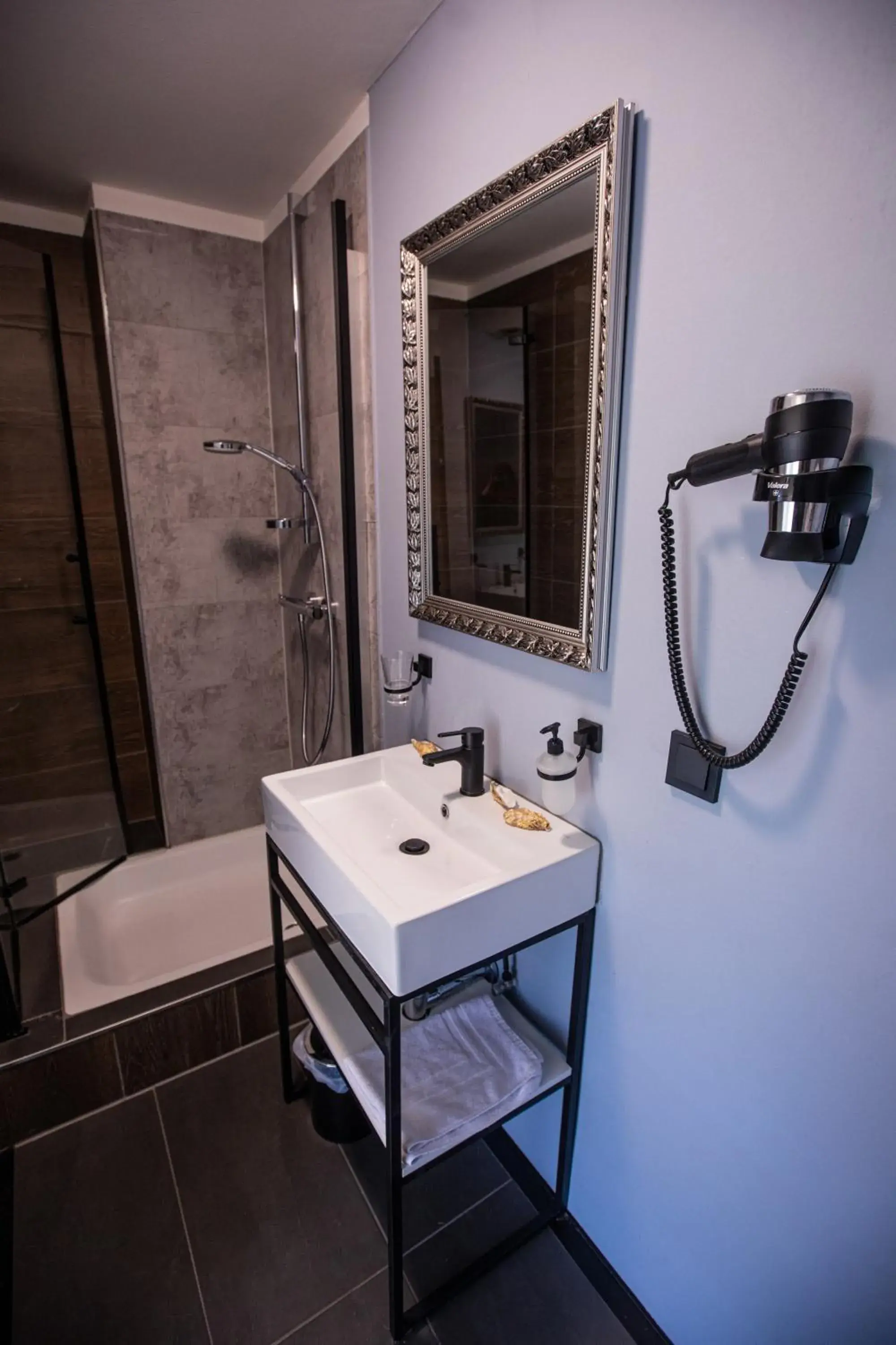 Double Room with Balcony - single occupancy in Rosengarten Double Room with Balcony - single occupancy in Rosengarten