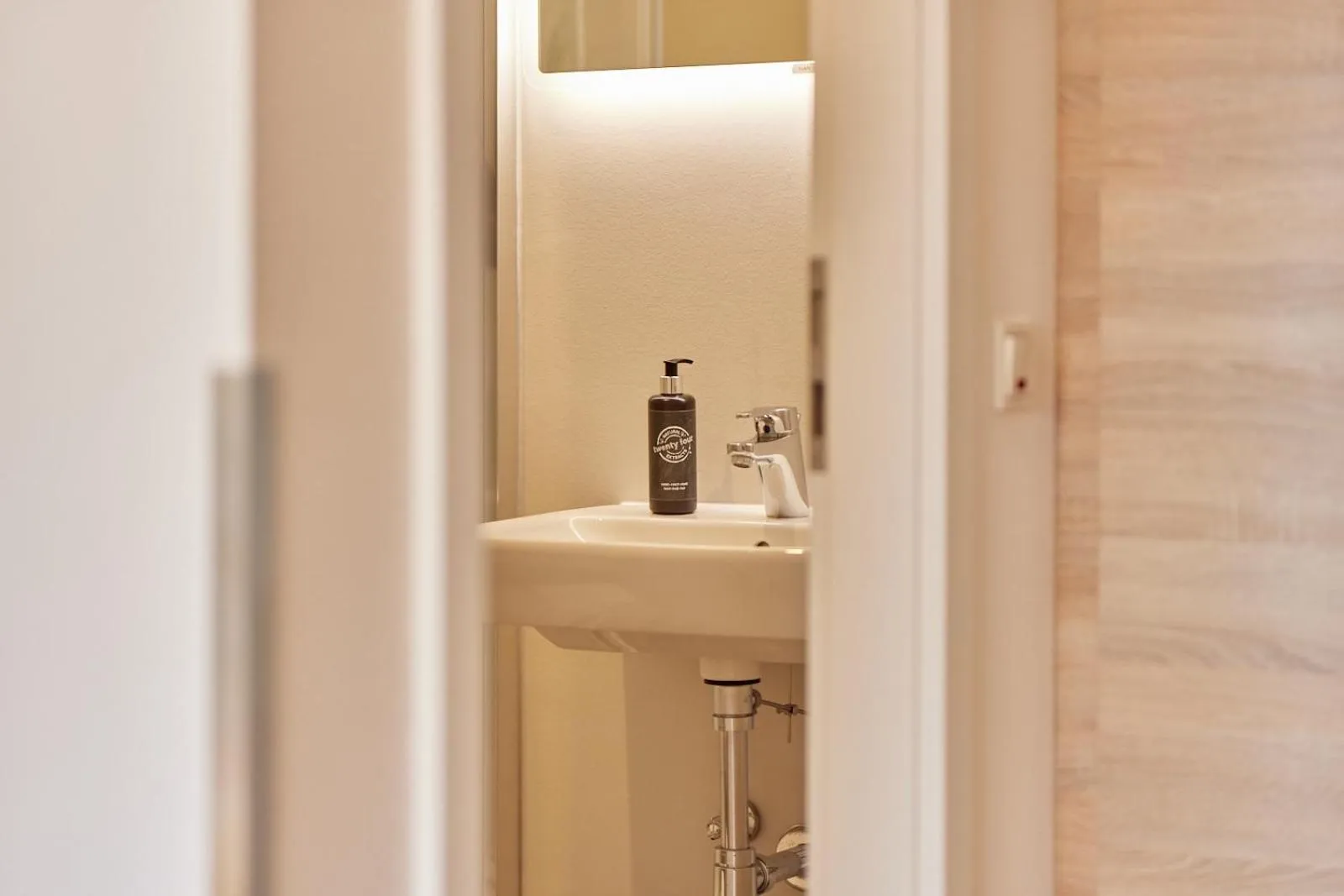 Bathroom in Moselhotel Weinhaus Simon `Sauna`Restaurant`ELadesäule