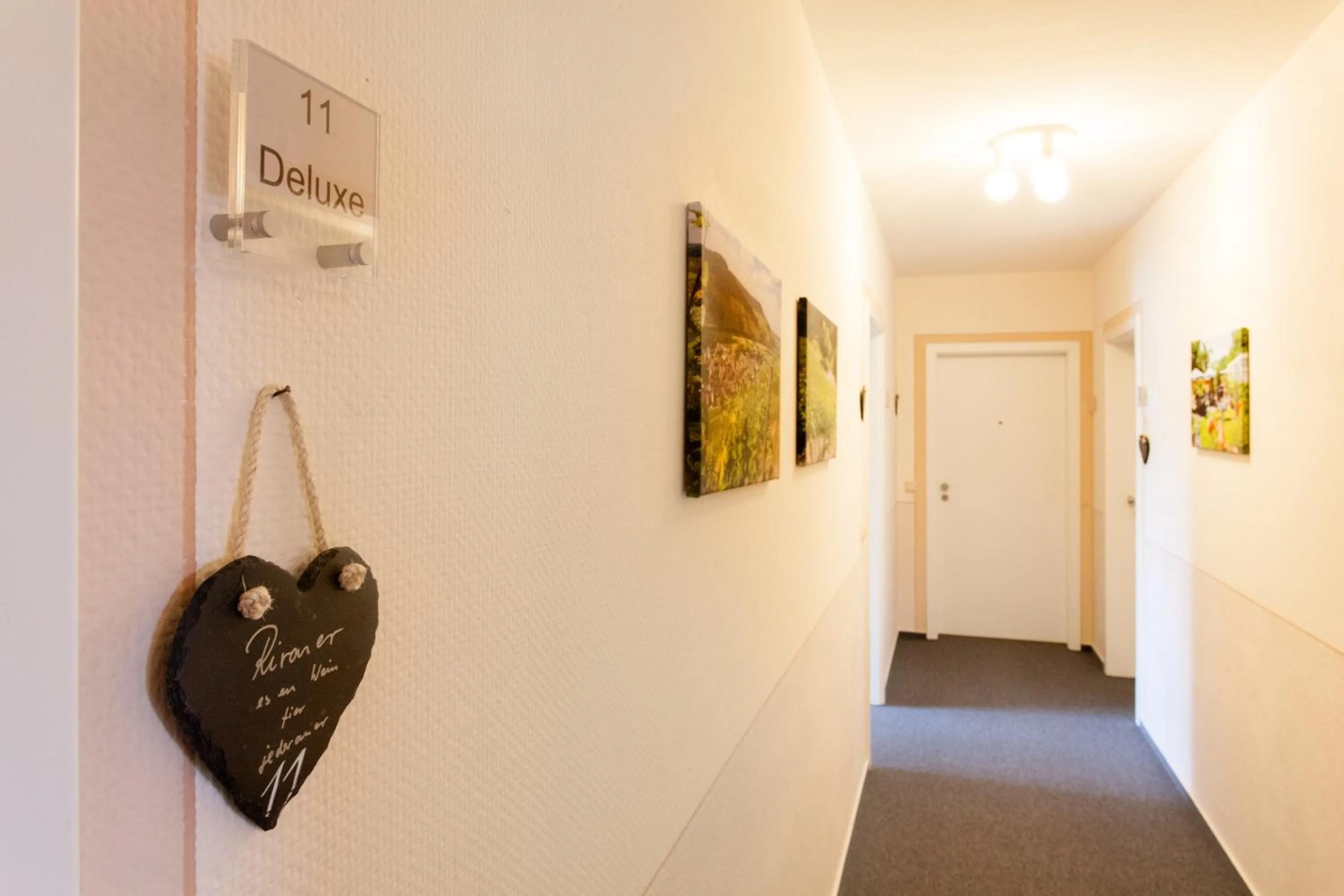 Property building in Moselhotel Weinhaus Simon `Sauna`Restaurant`ELadesäule