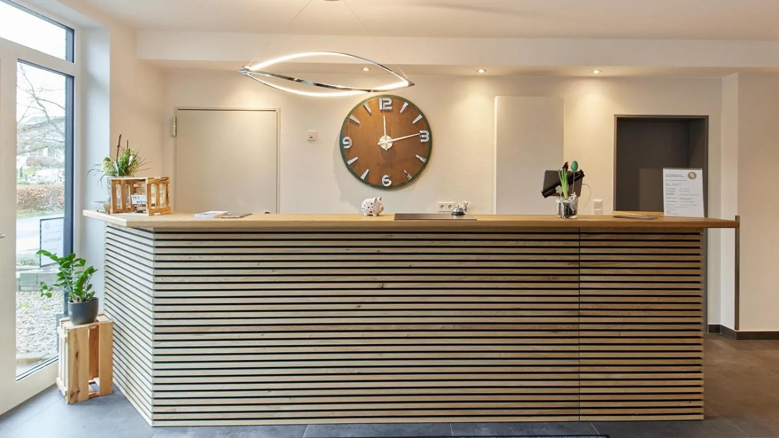 Lobby or reception in Moselhotel Weinhaus Simon `Sauna`Restaurant`ELadesäule