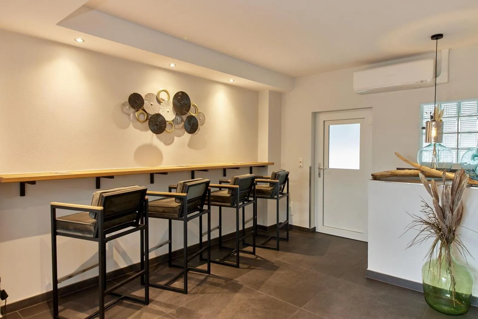 Lobby or reception in Moselhotel Weinhaus Simon `Sauna`Restaurant`ELadesäule