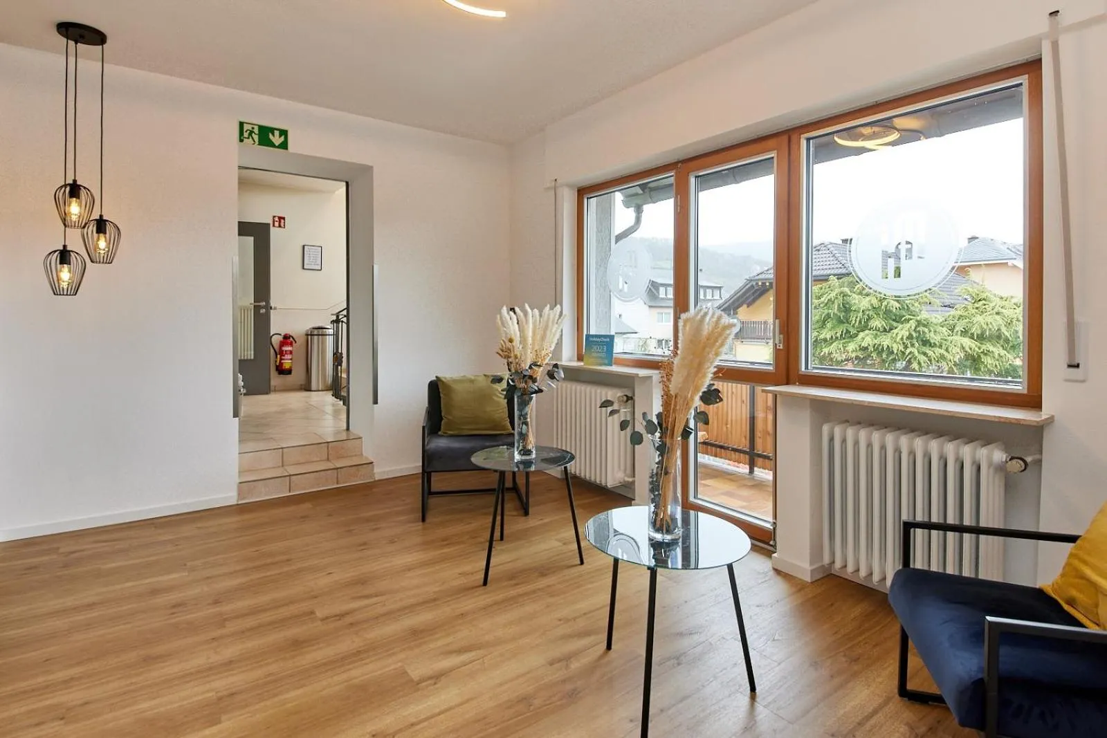 Library in Moselhotel Weinhaus Simon `Sauna`Restaurant`ELadesäule