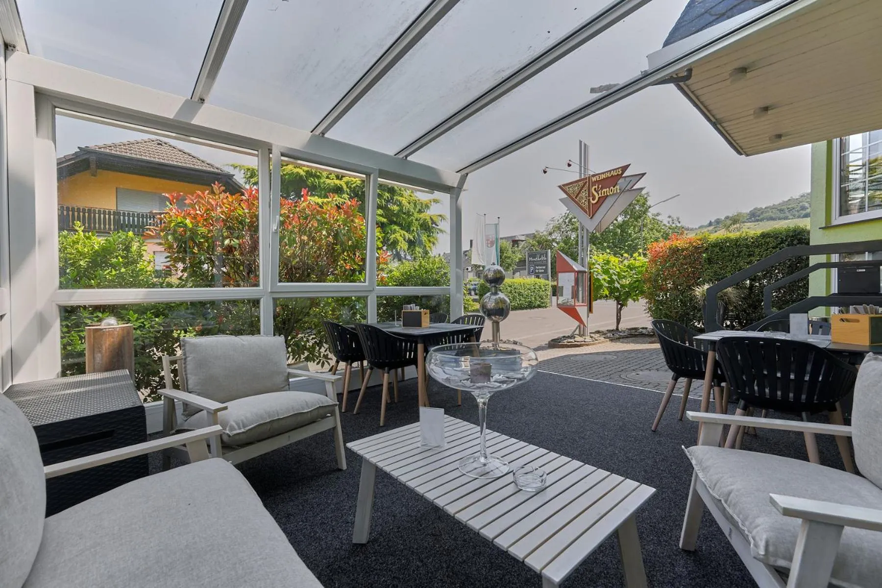 Balcony/Terrace in Moselhotel Weinhaus Simon `Sauna`Restaurant`ELadesäule