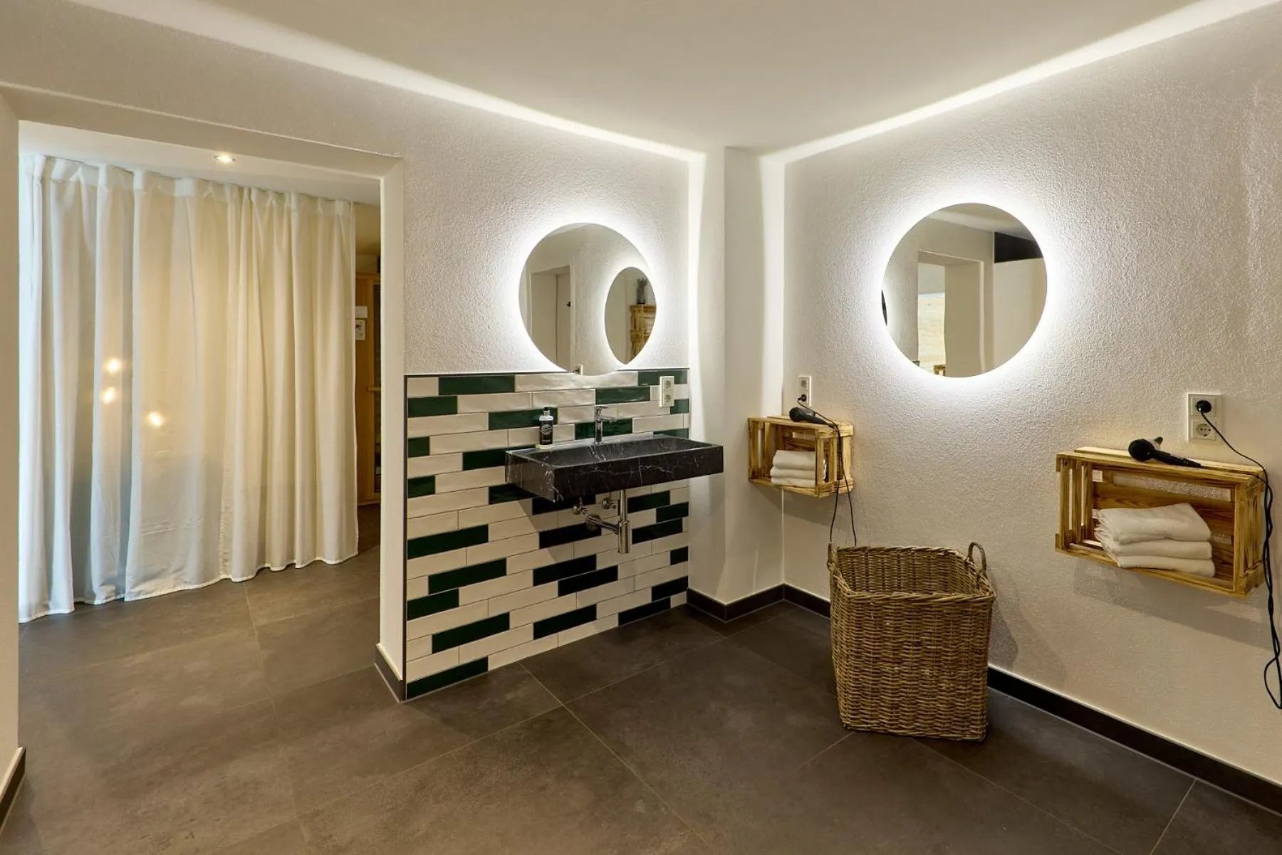 Sauna in Moselhotel Weinhaus Simon `Sauna`Restaurant`ELadesäule