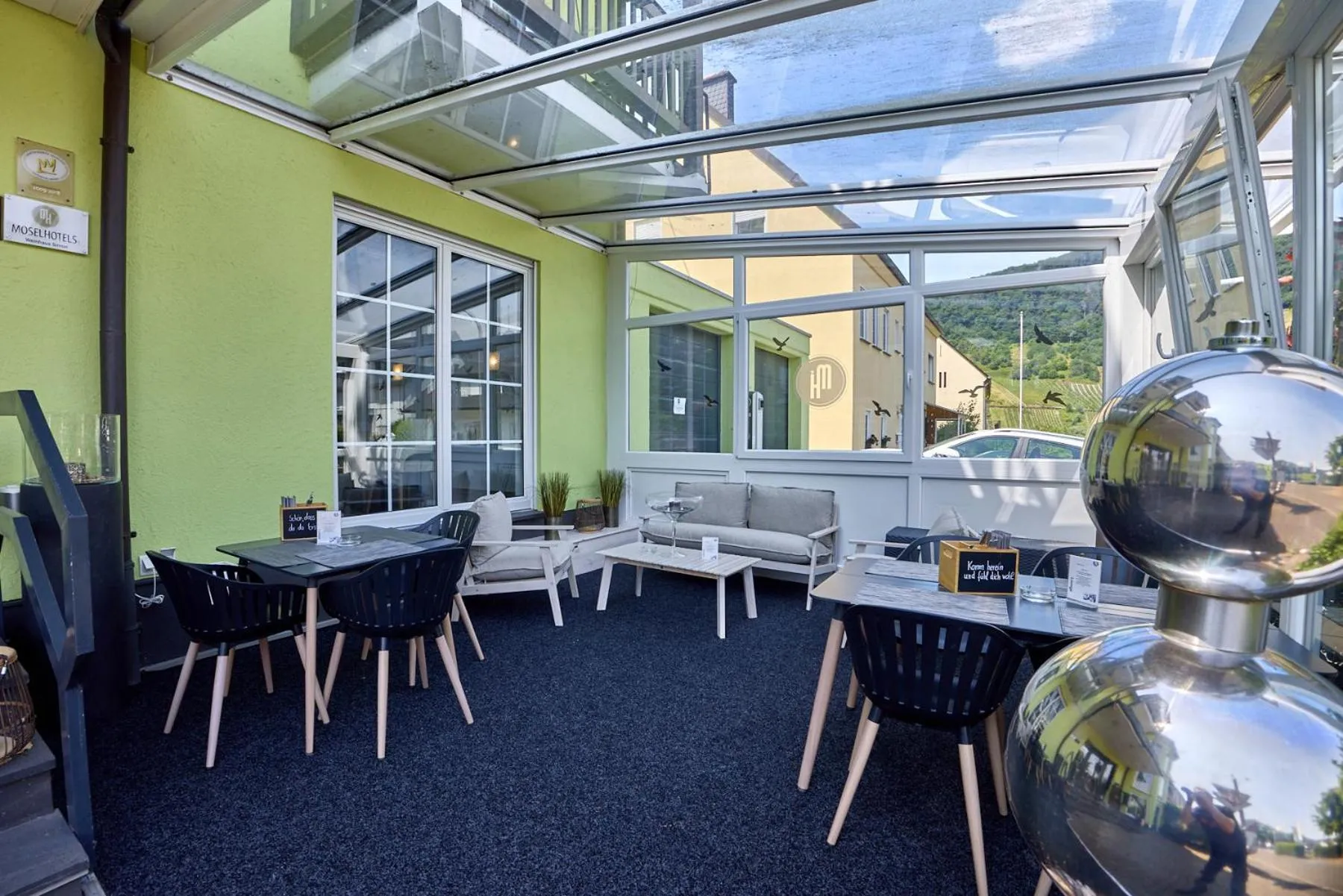 Balcony/Terrace in Moselhotel Weinhaus Simon `Sauna`Restaurant`ELadesäule