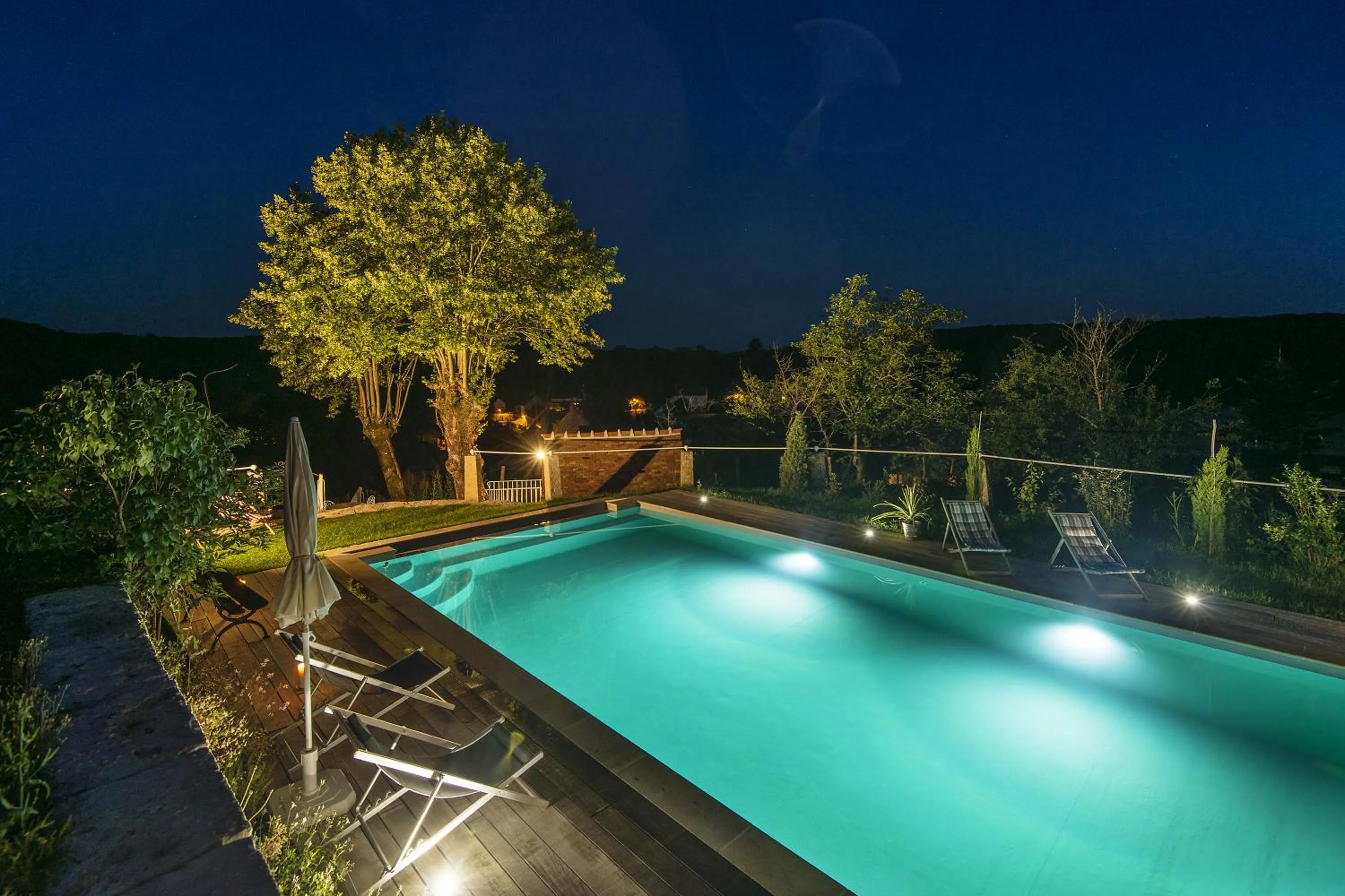 Pool view in Le Domaine des Carriers - Gites