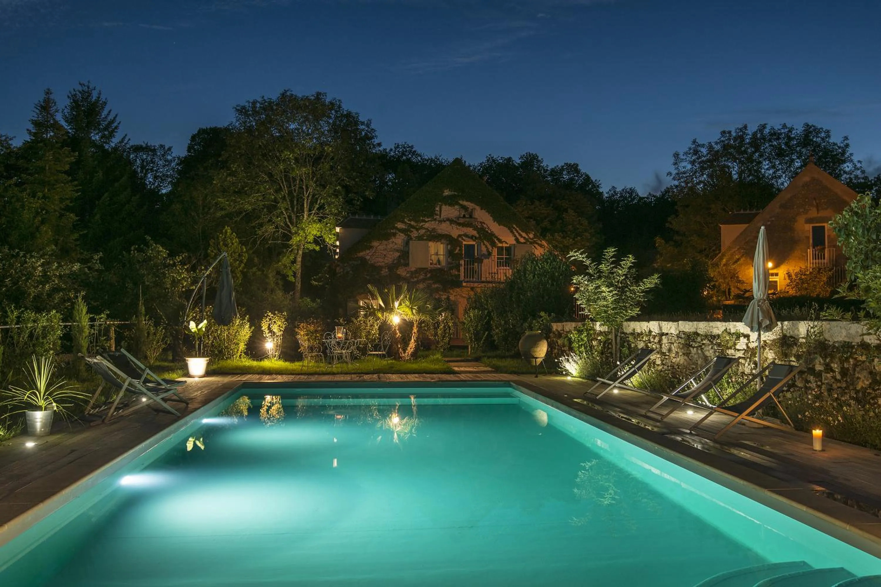 Pool view in Le Domaine des Carriers - Gites