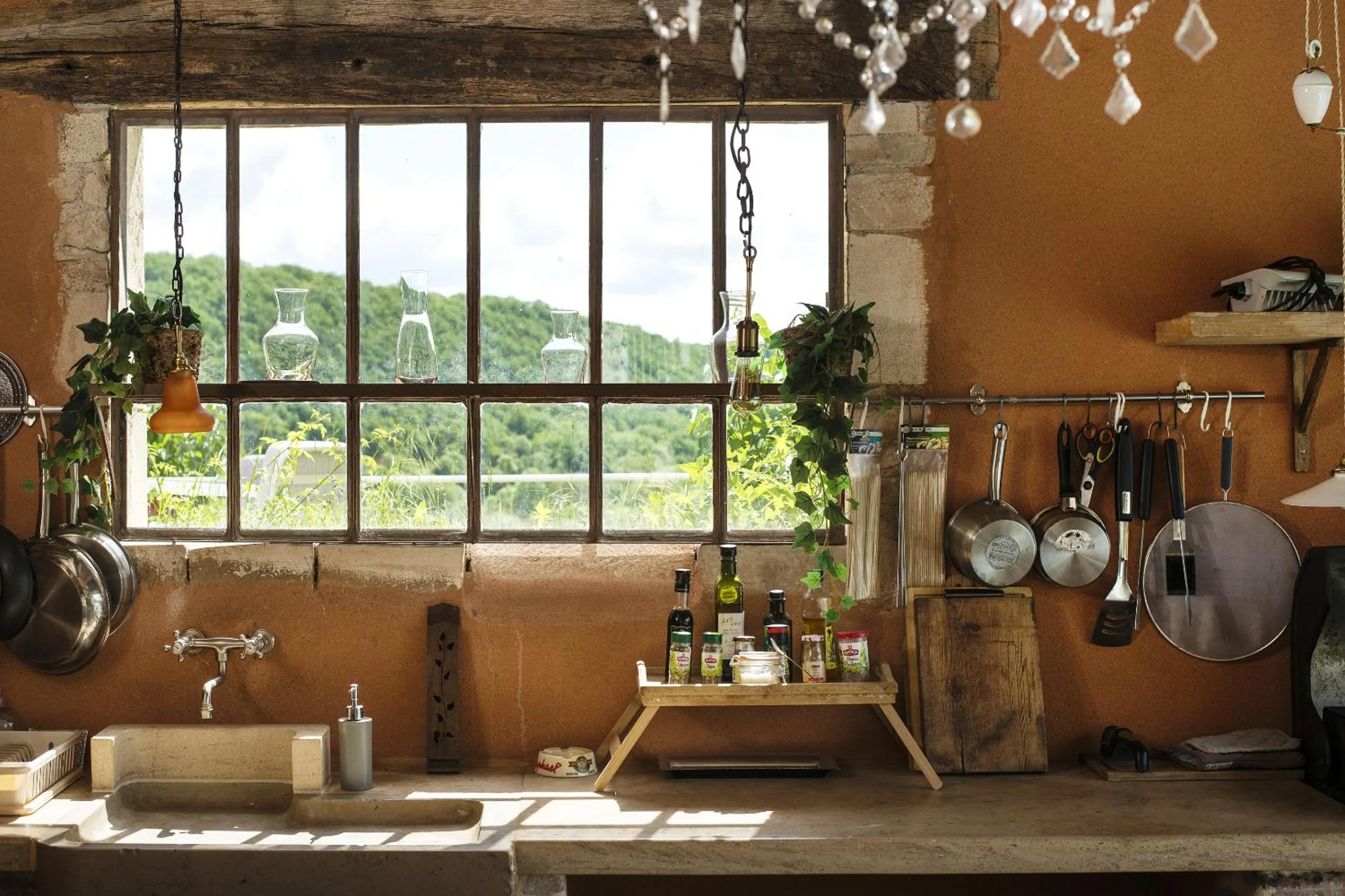 Pool view in Le Domaine des Carriers - Gites