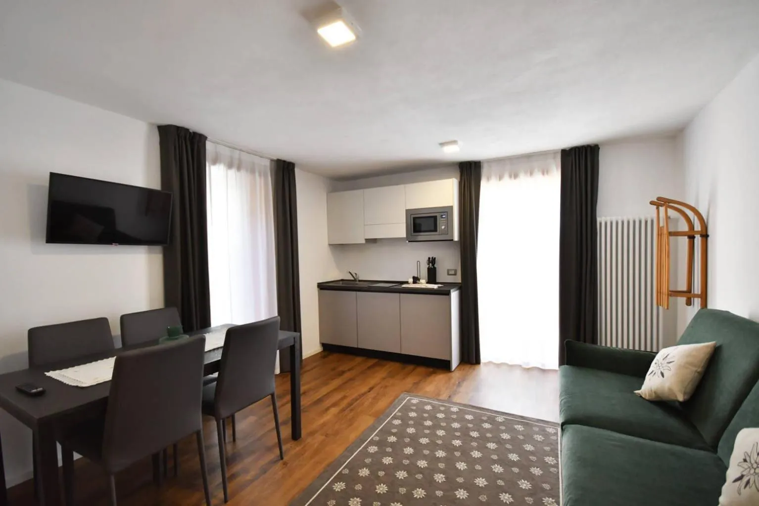 Kitchen or kitchenette in Maison Boutique Fior d'Alpe