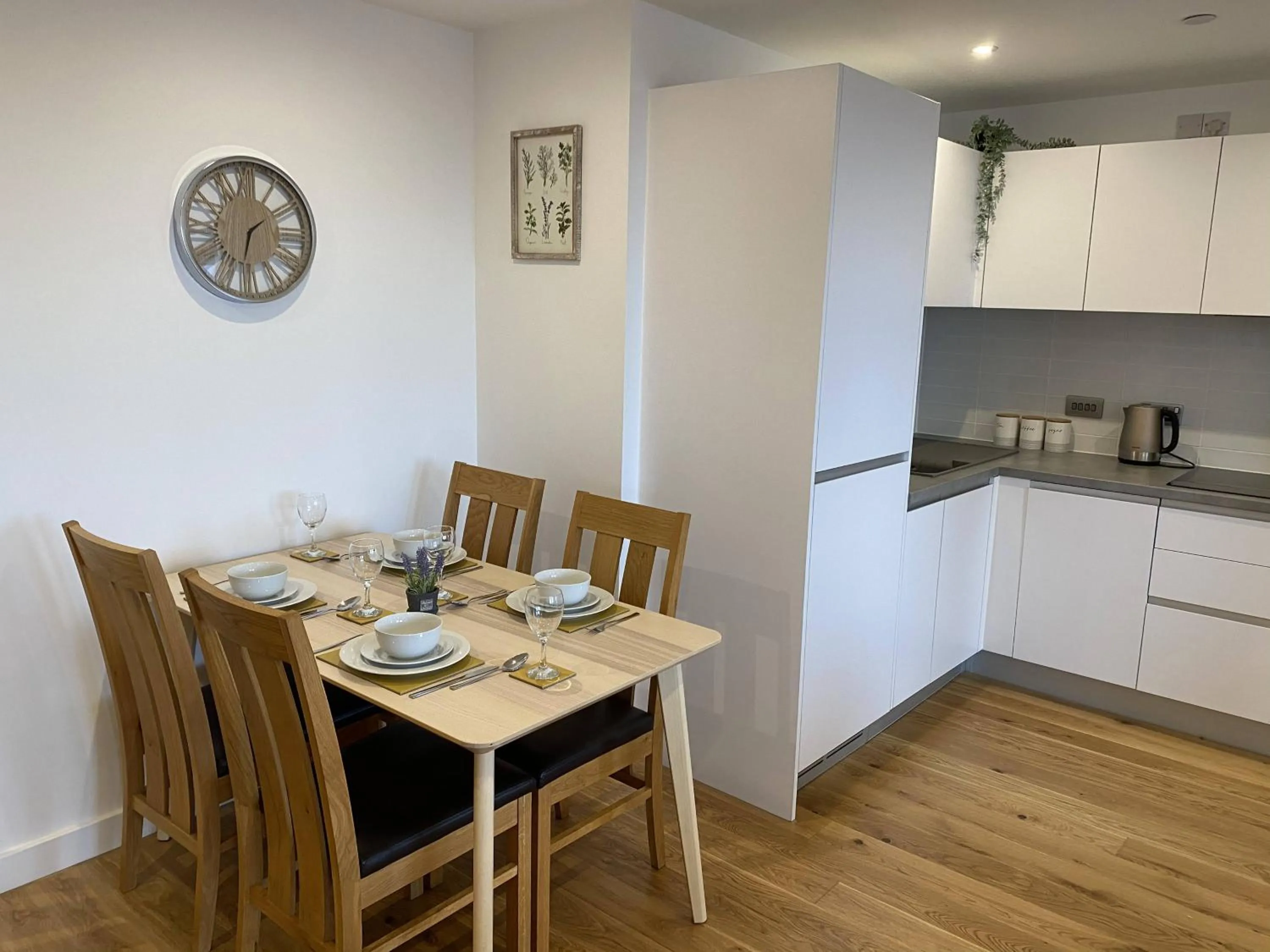 Dining area in Arden Gate Apartments