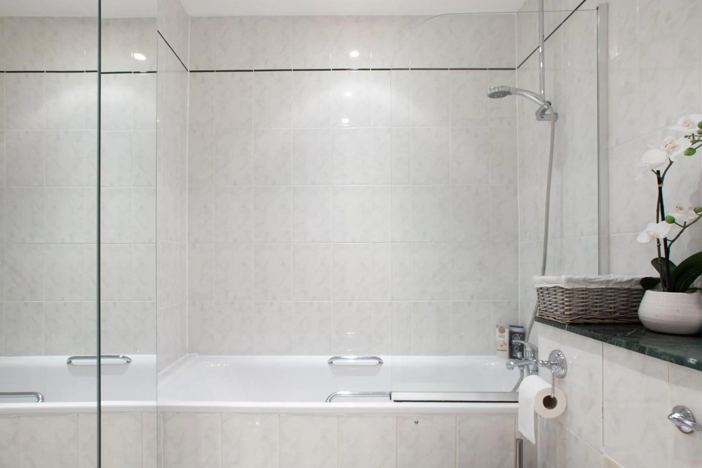 Spacious 1 bed Sloane Square