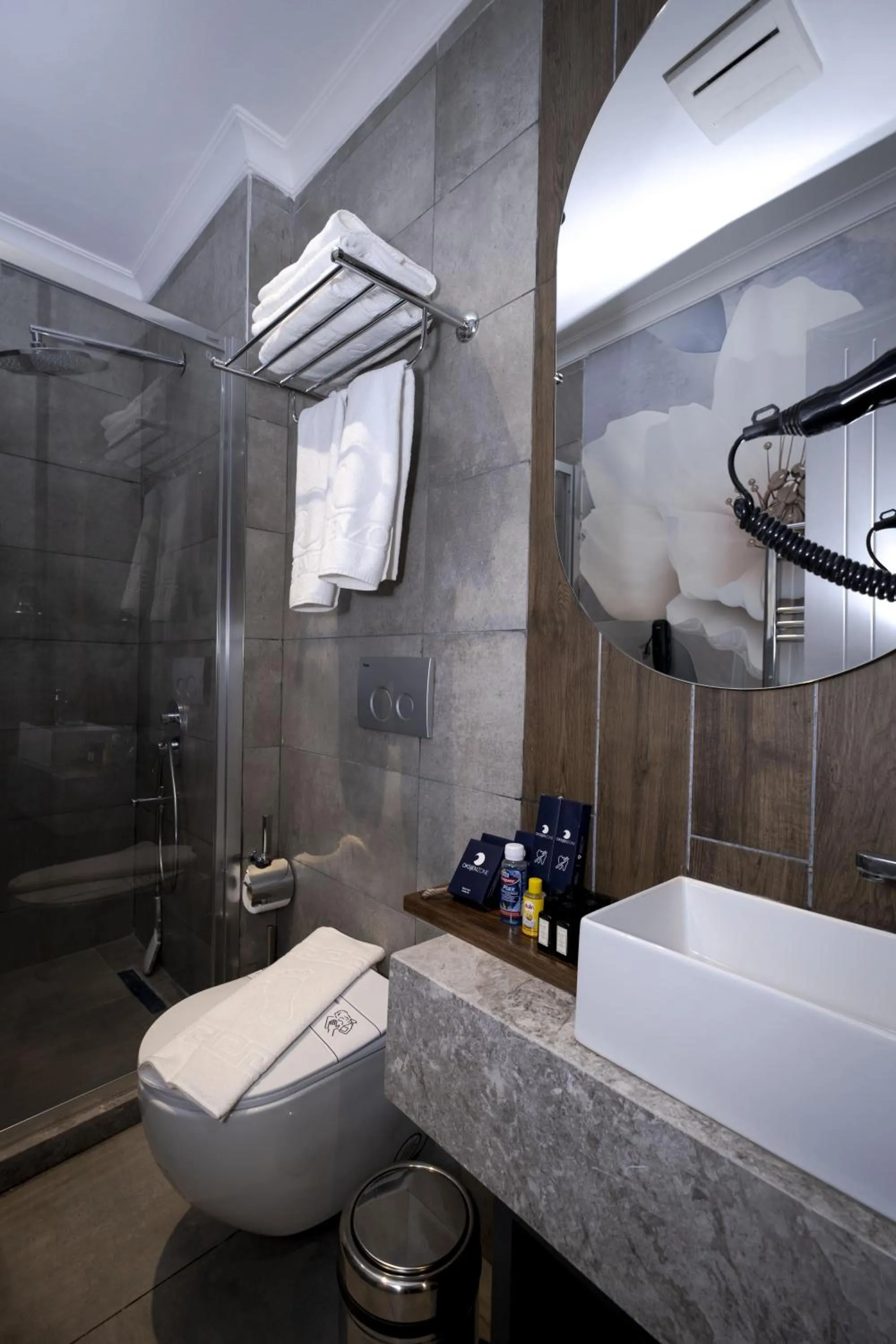 Shower in Oksijen Zone Hotel & Spa - Full Board Plus