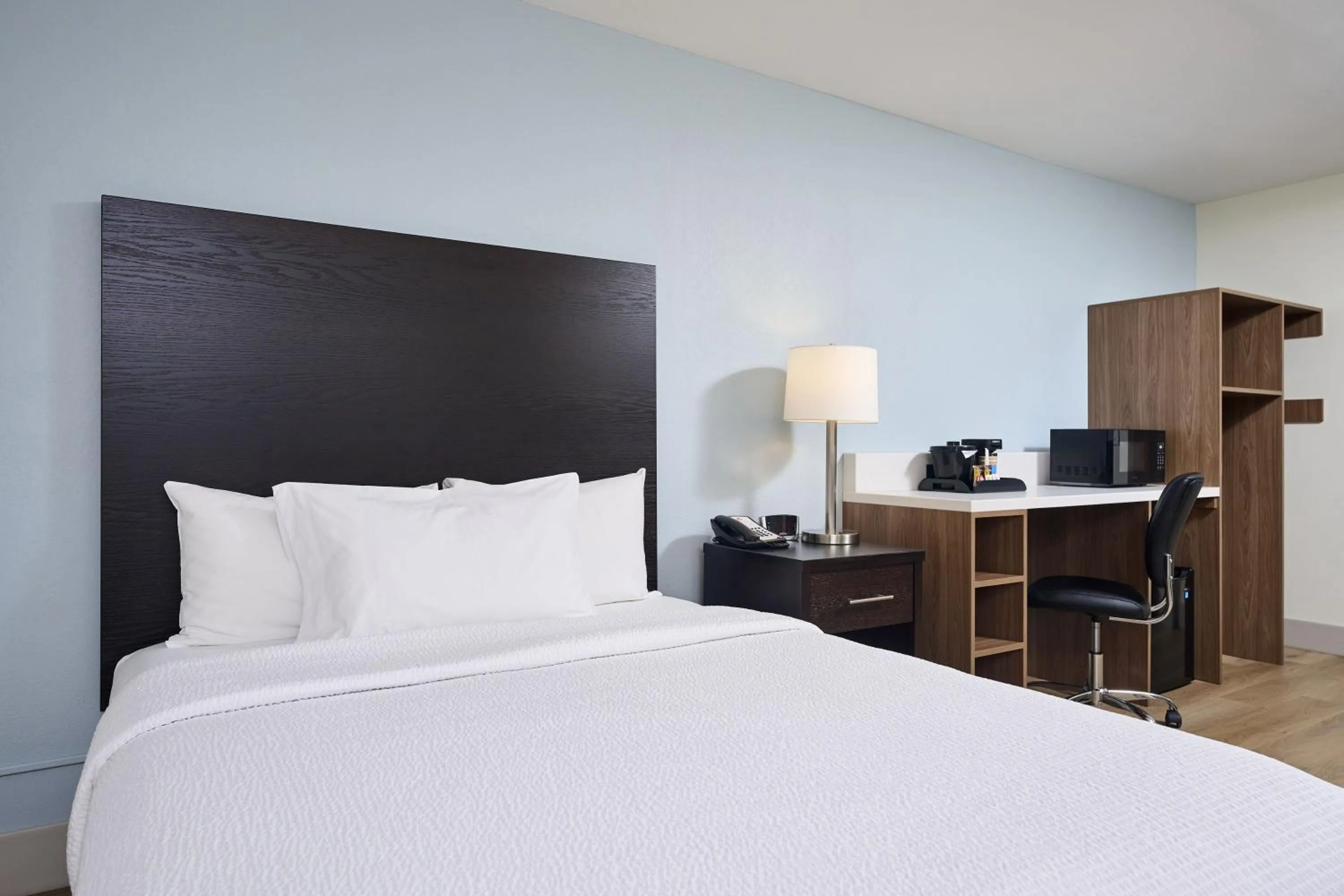 Bed in Canad Inns Destination Centre Windsor Park