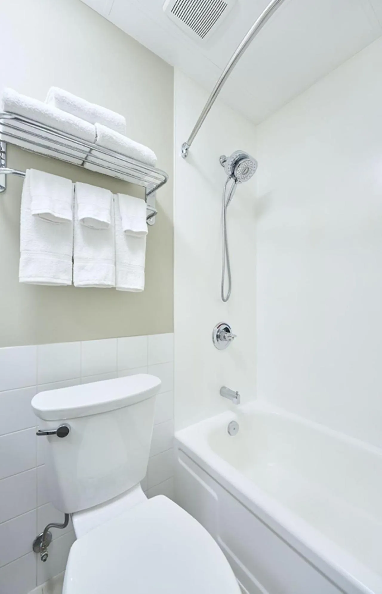 Shower in Canad Inns Destination Centre Windsor Park