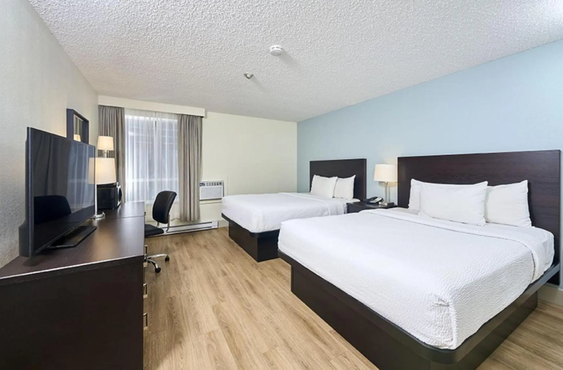 Bedroom, Bed in Canad Inns Destination Centre Windsor Park