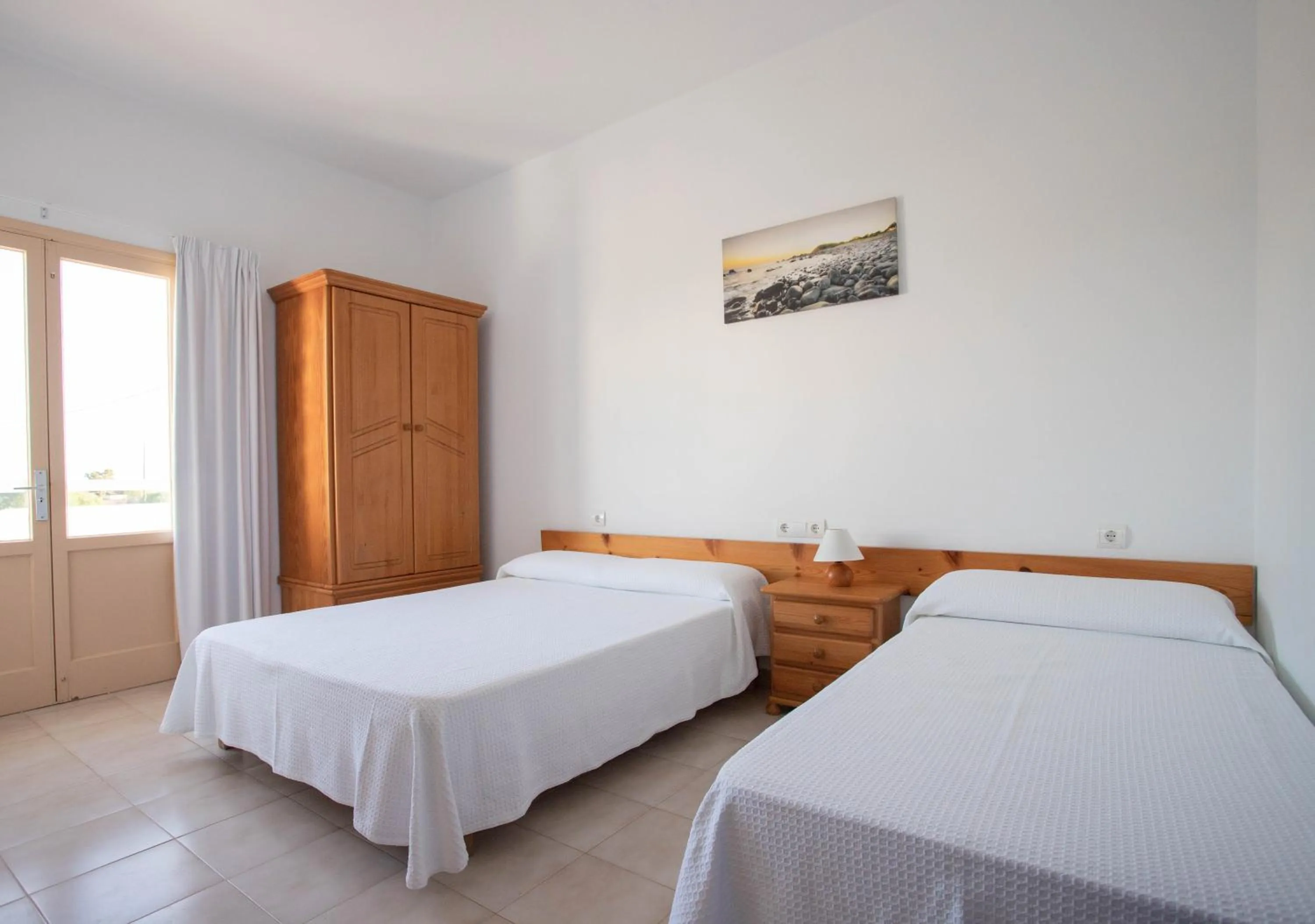 Bed in Hostal Mayans