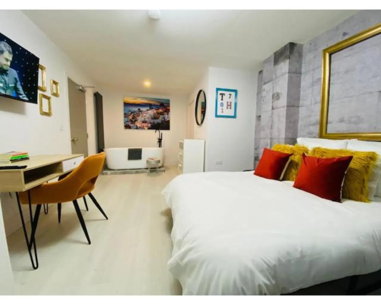 Townhouse PLUS @ Lower Beth Street Stoke