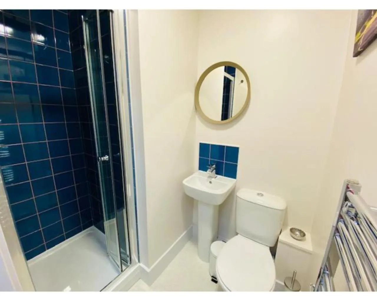 Bathroom in Townhouse PLUS @ Lower Beth Street Stoke