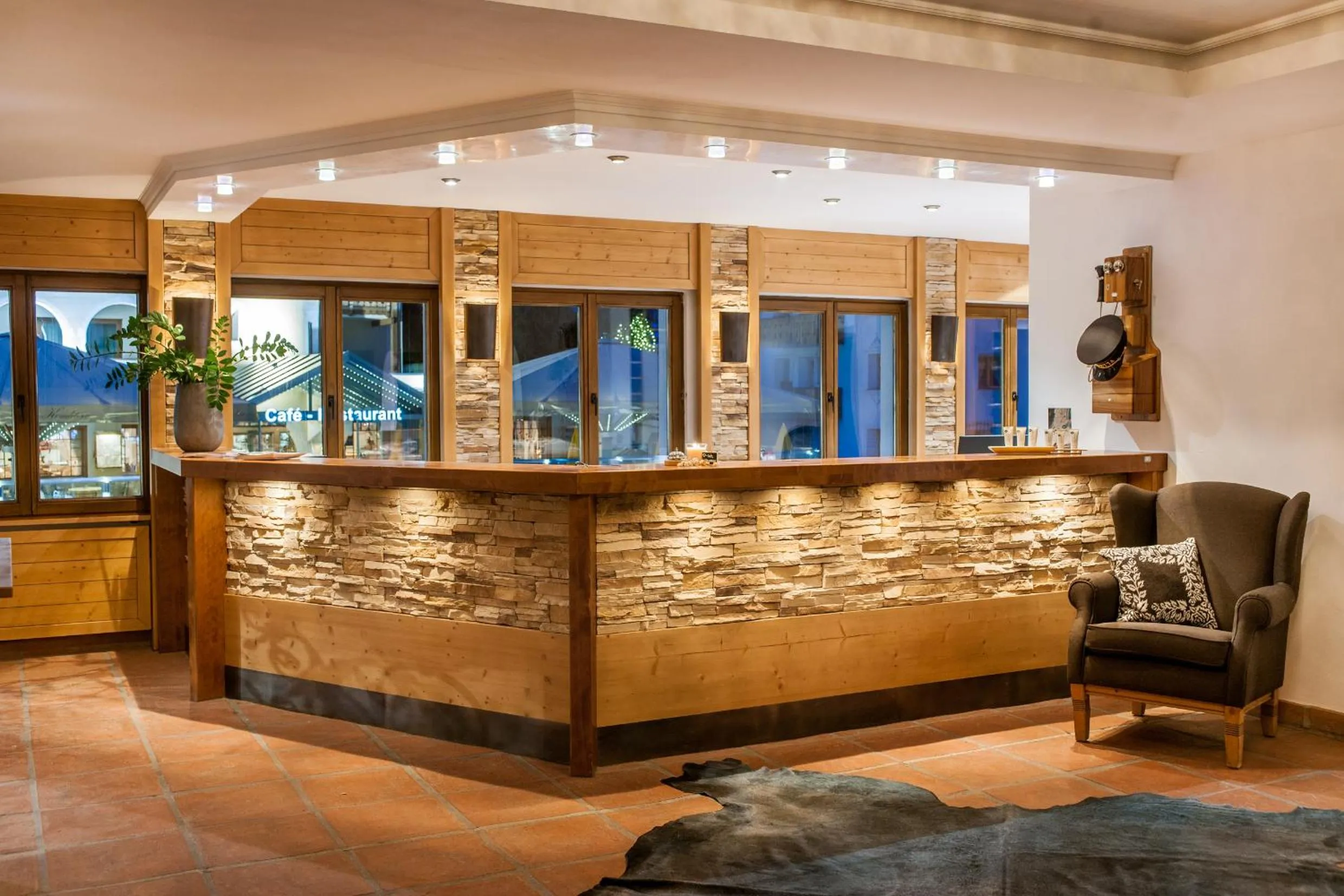 Lounge or bar in Chalet Silvretta Hotel & Spa