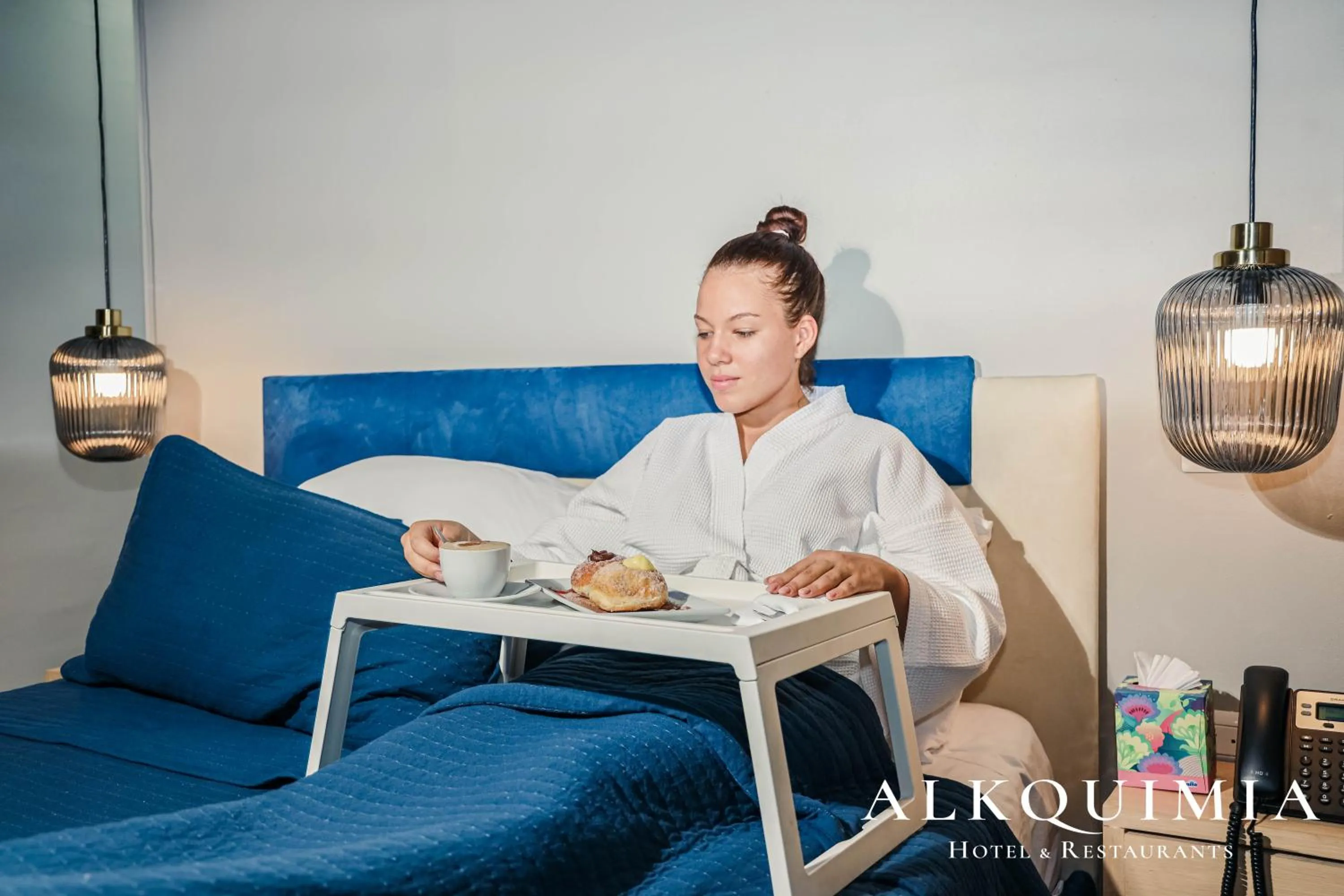 People in HOTEL ALKQUIMIA