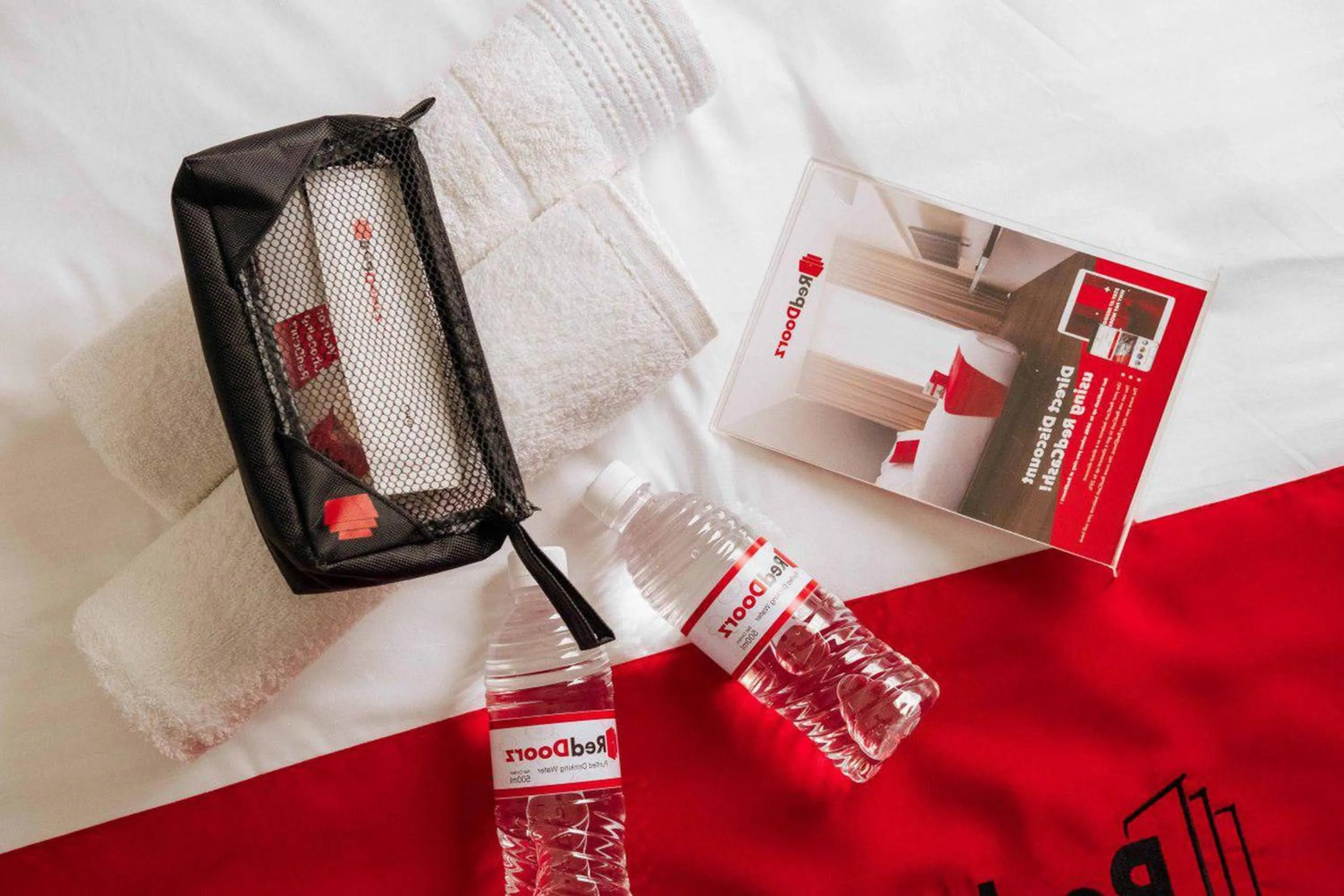 Bedroom, Bed in RedDoorz @ Jalan Pendidikan Mataram