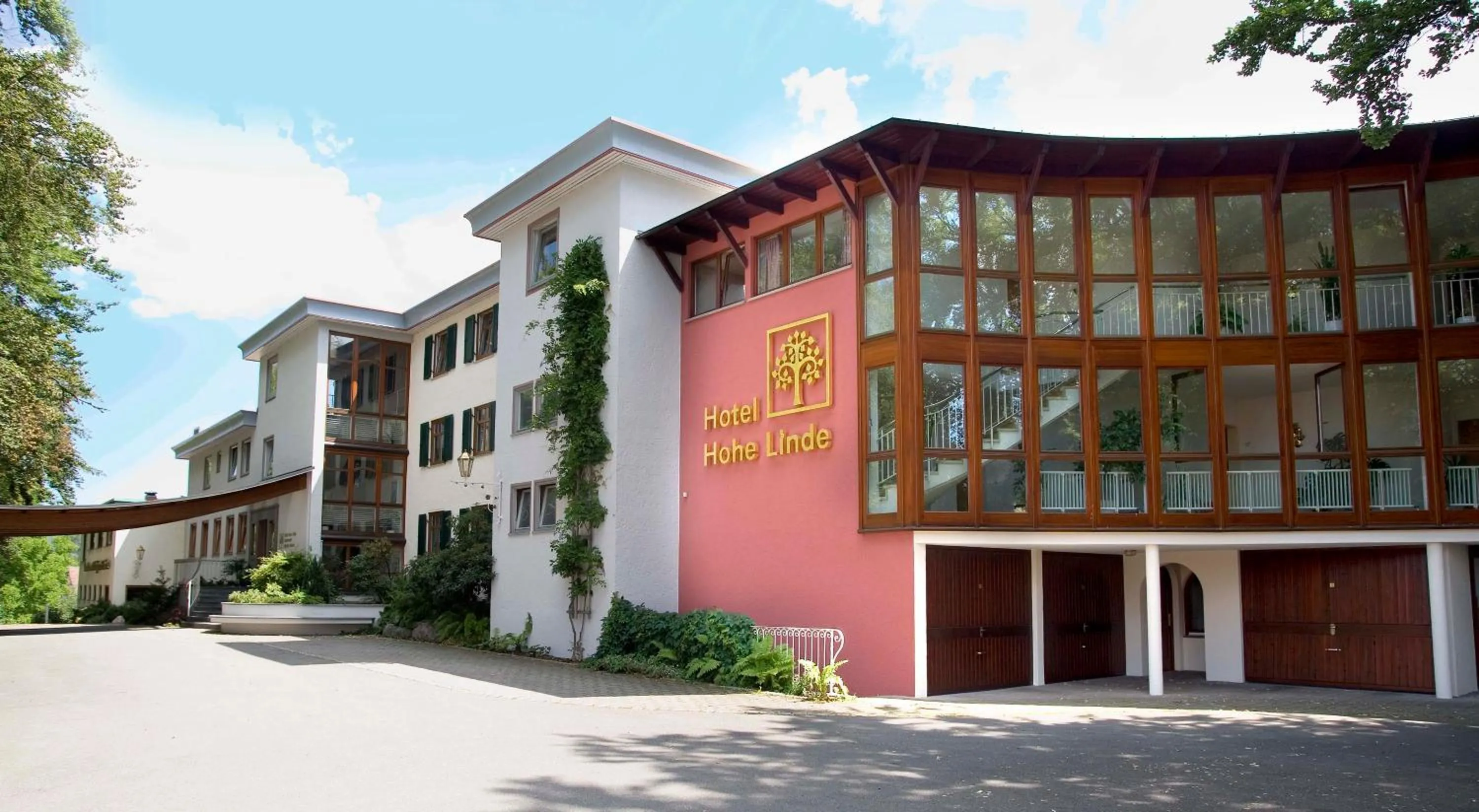 Property building in Hotel Hohe Linde
