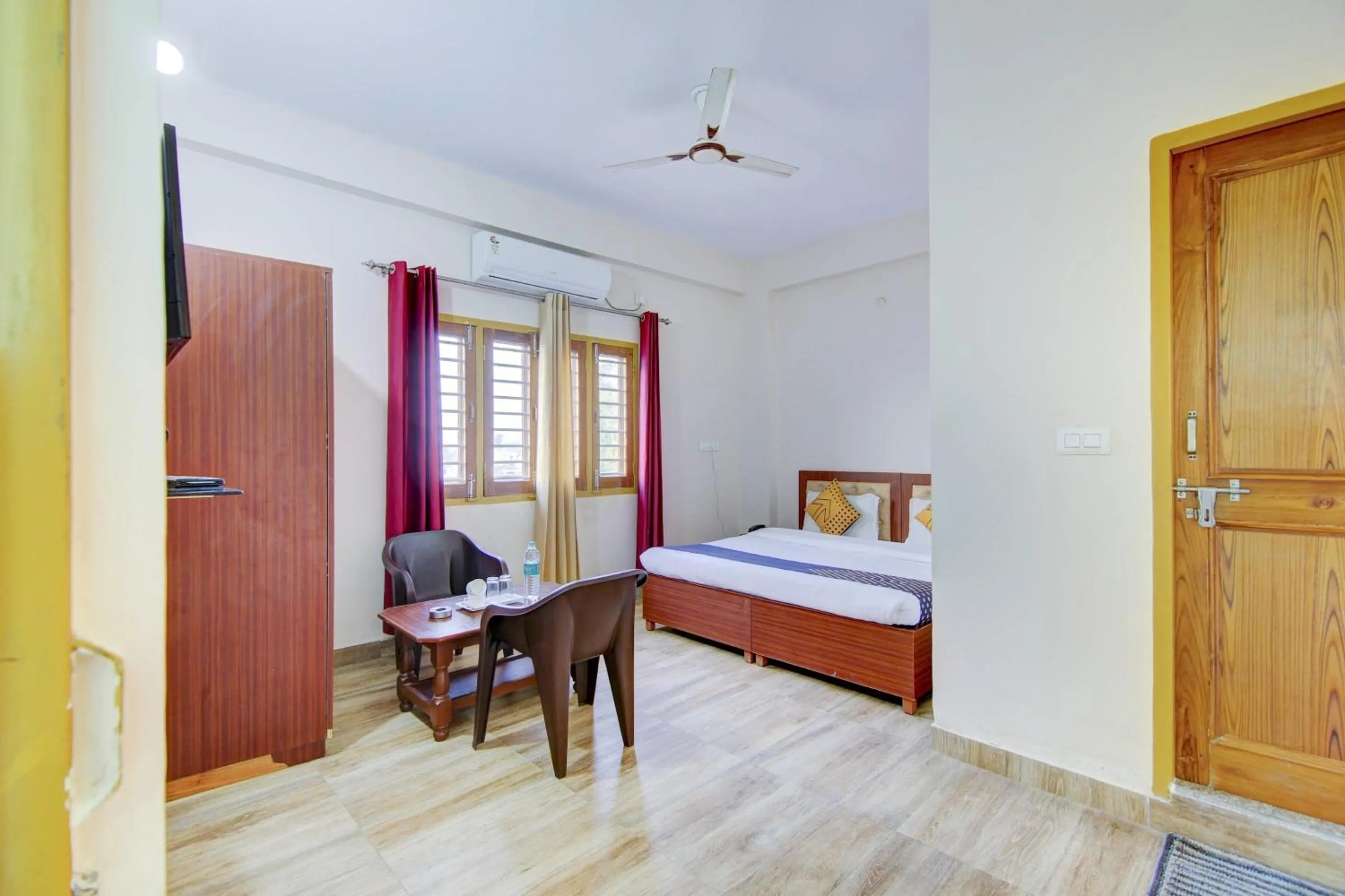 Bedroom, Bed in SPOT ON Chandra's Residence