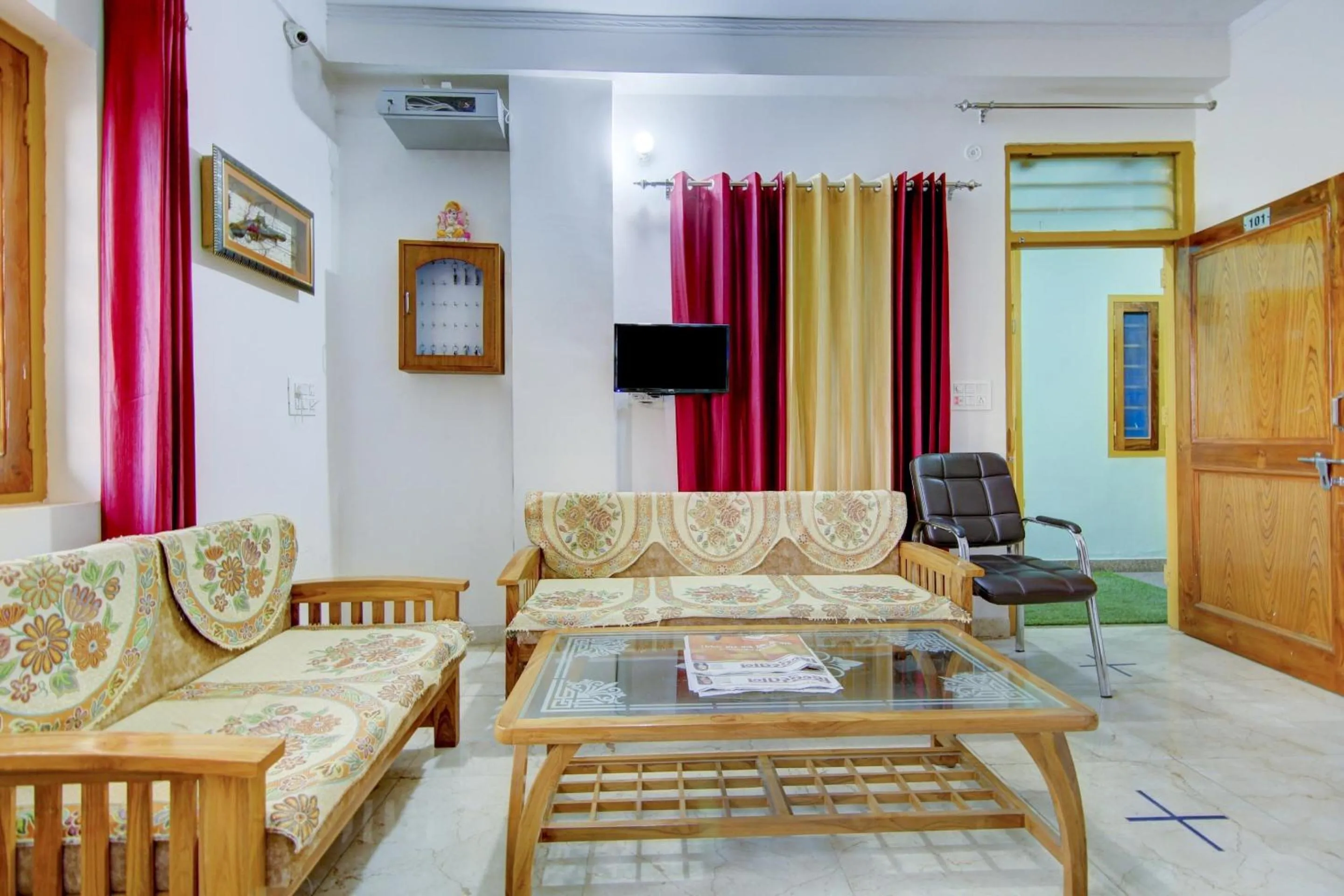 Lobby or reception in SPOT ON Chandra's Residence