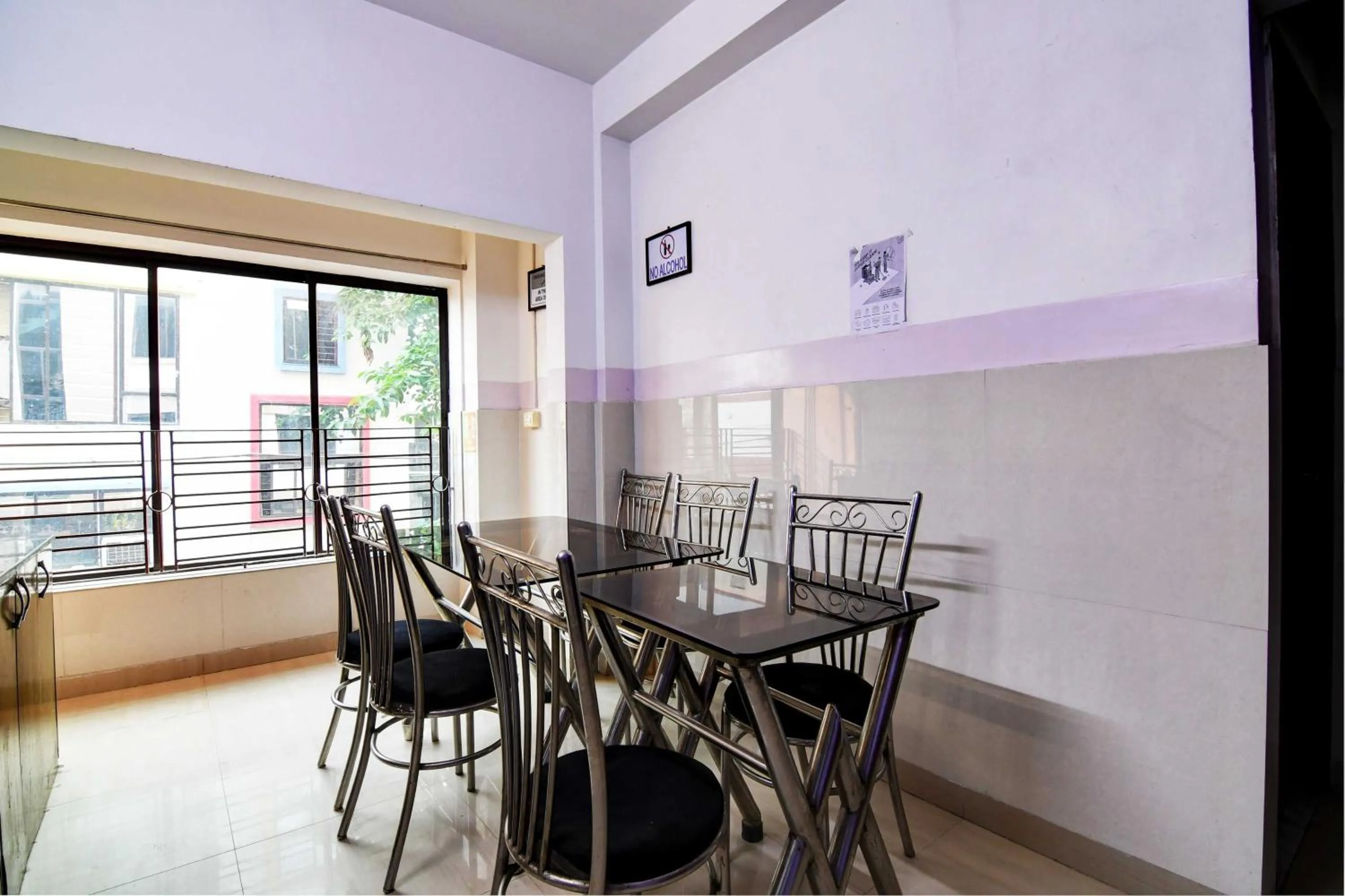 Dining area in Super Hotel O New KOLKATA HOTEL