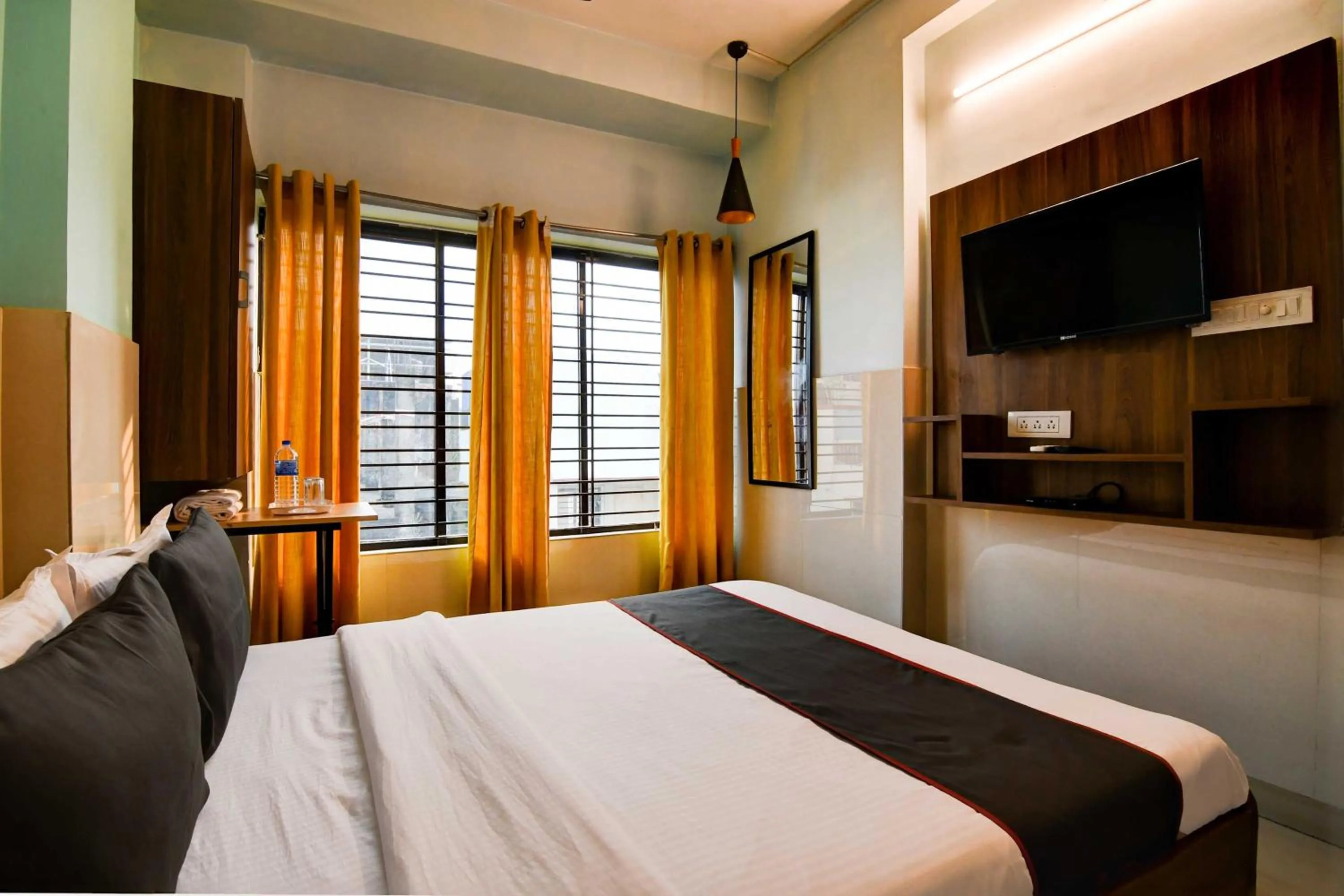 Bedroom, Bed in Super Hotel O New KOLKATA HOTEL