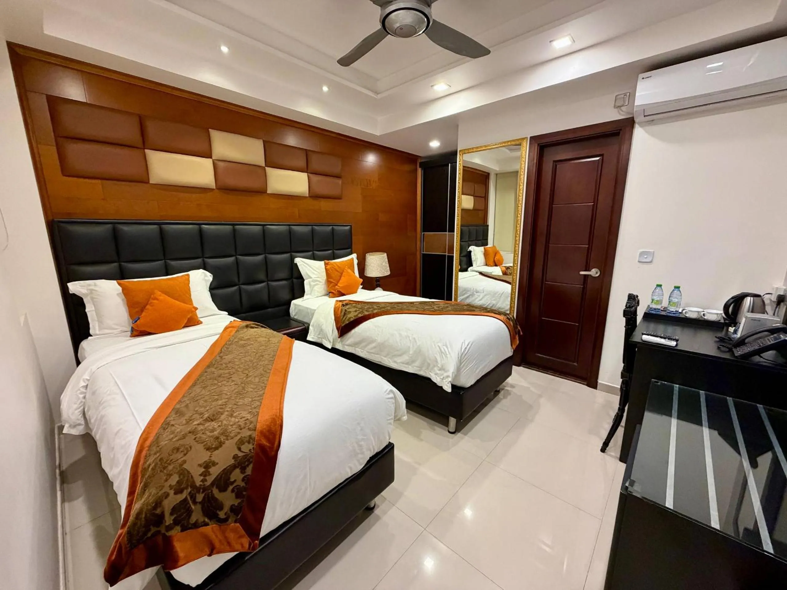 Bedroom, Bed in Rivethi Beach