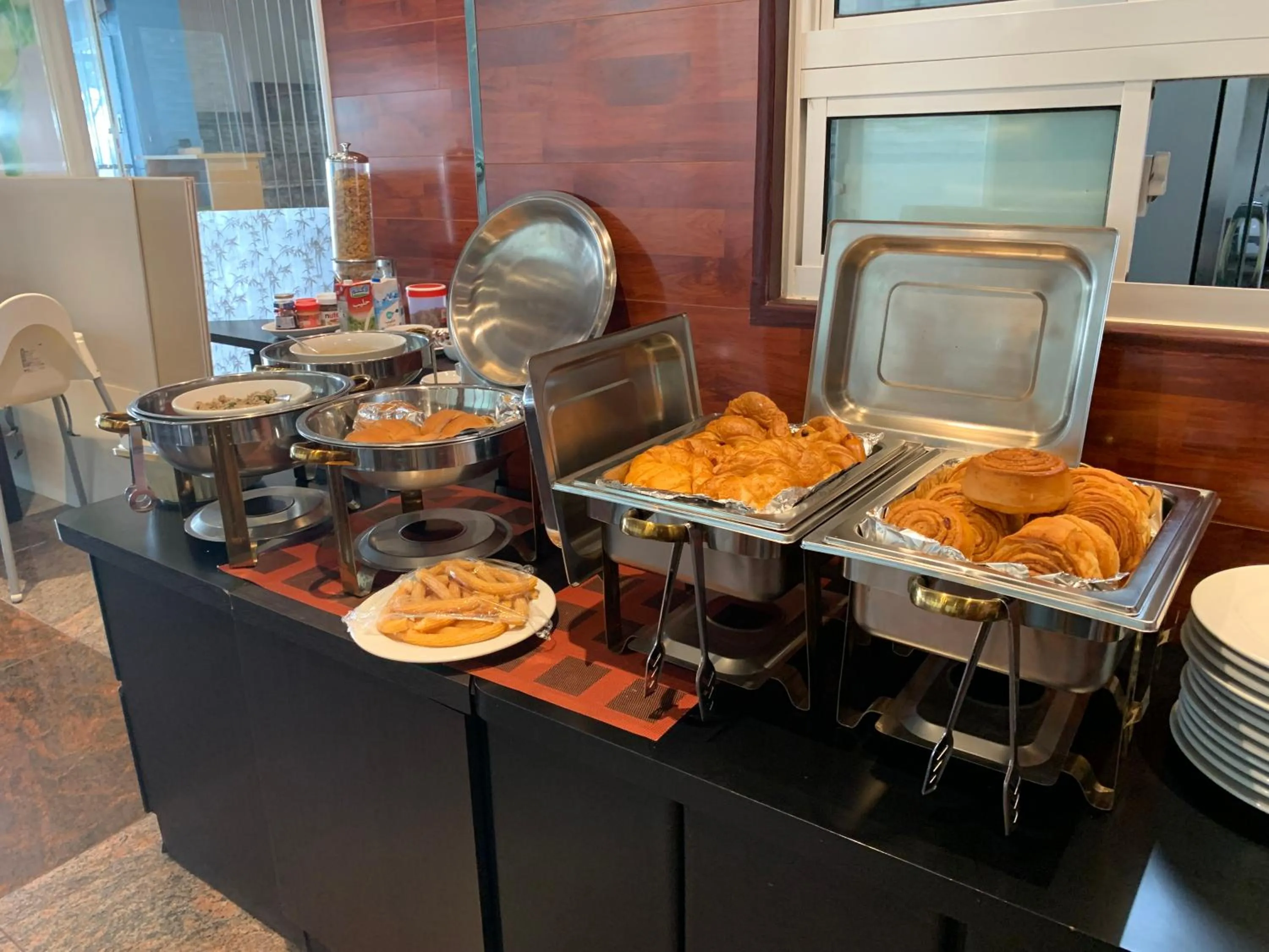 Restaurant/places to eat in Rivethi Beach