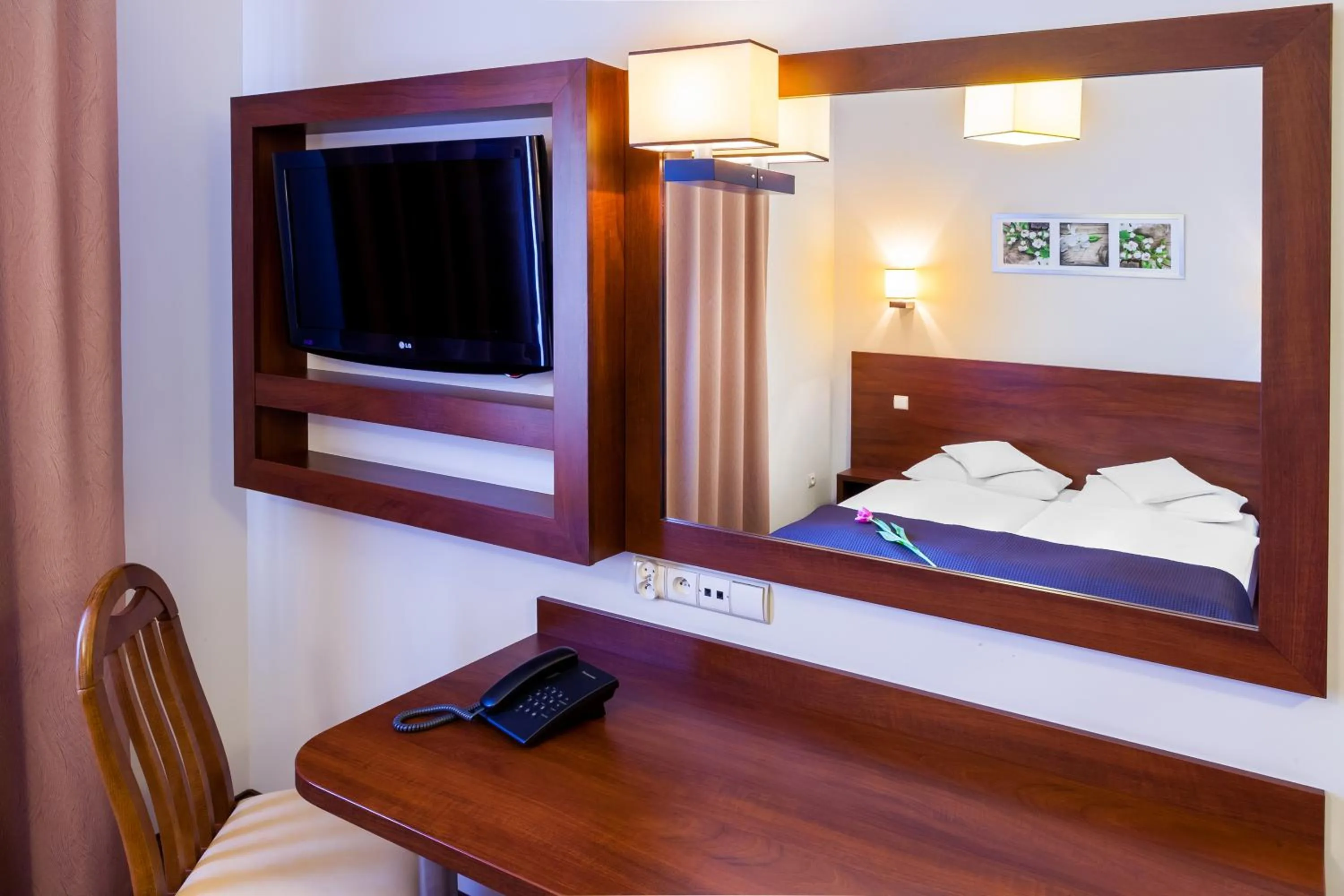 Photo of the whole room, Bed in Hotel Mikulski