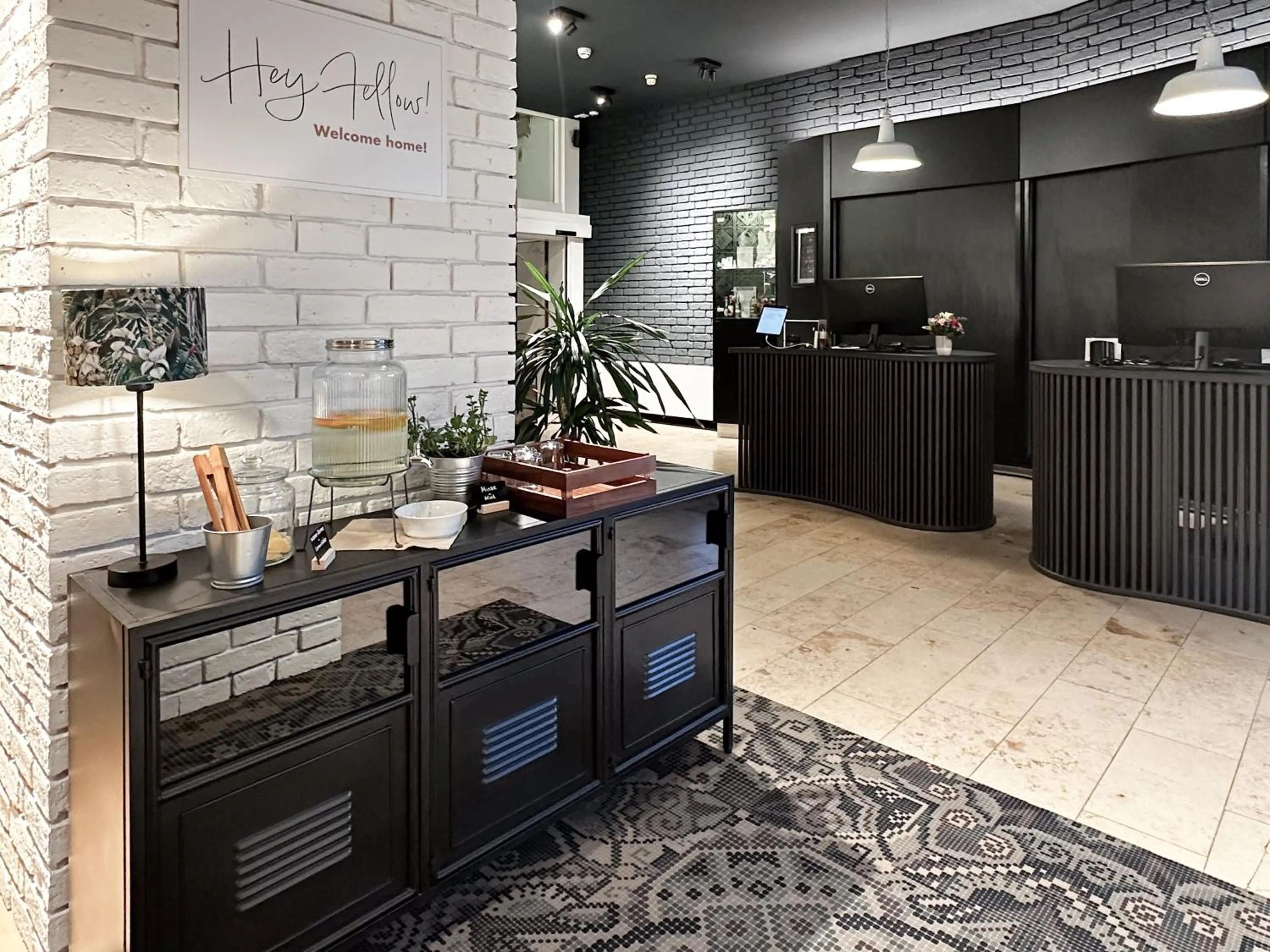 Lobby or reception in Hotel Berliner Hof by Coffee Fellows Hotels