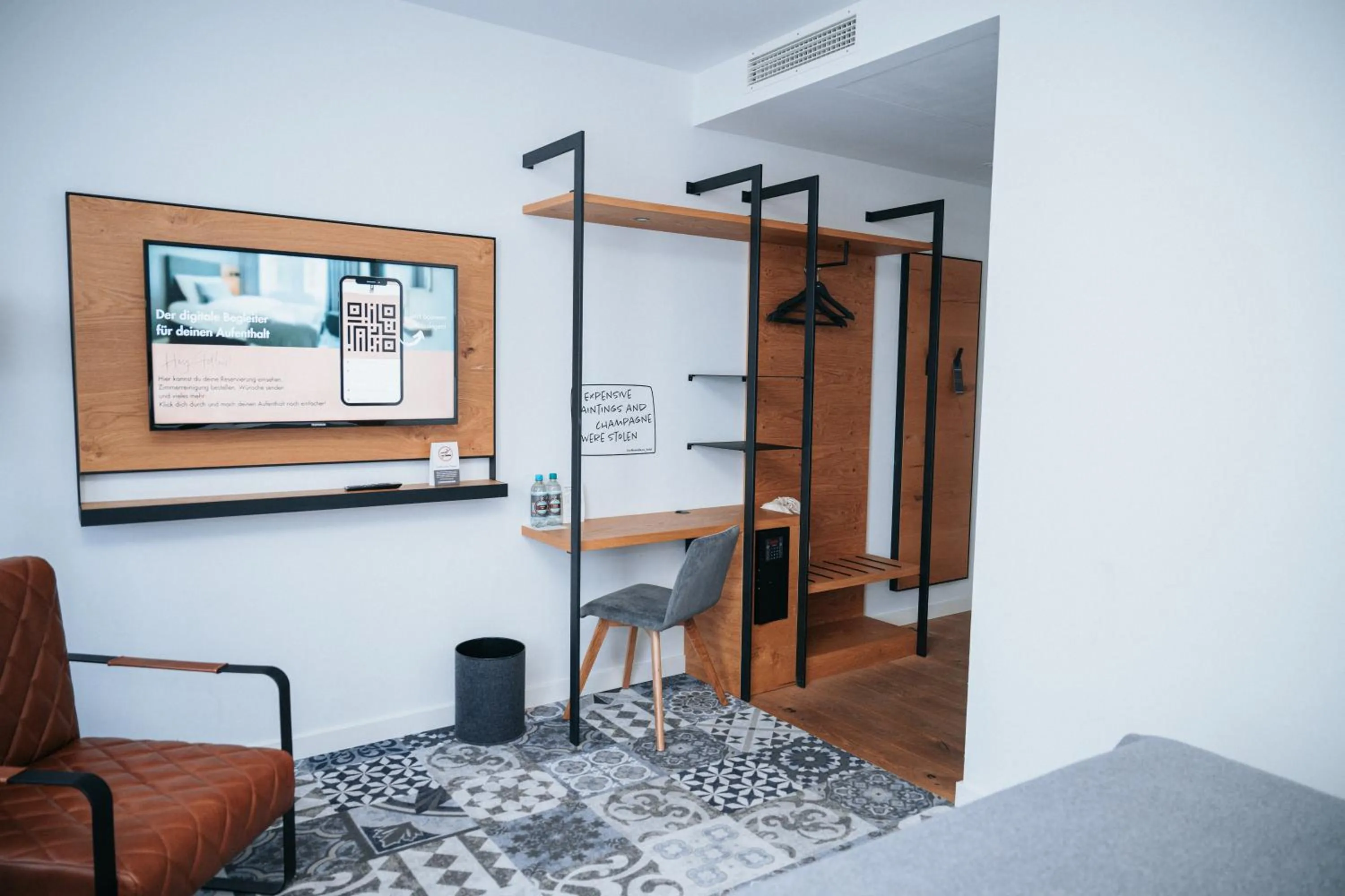 Photo of the whole room in Hotel Berliner Hof by Coffee Fellows Hotels