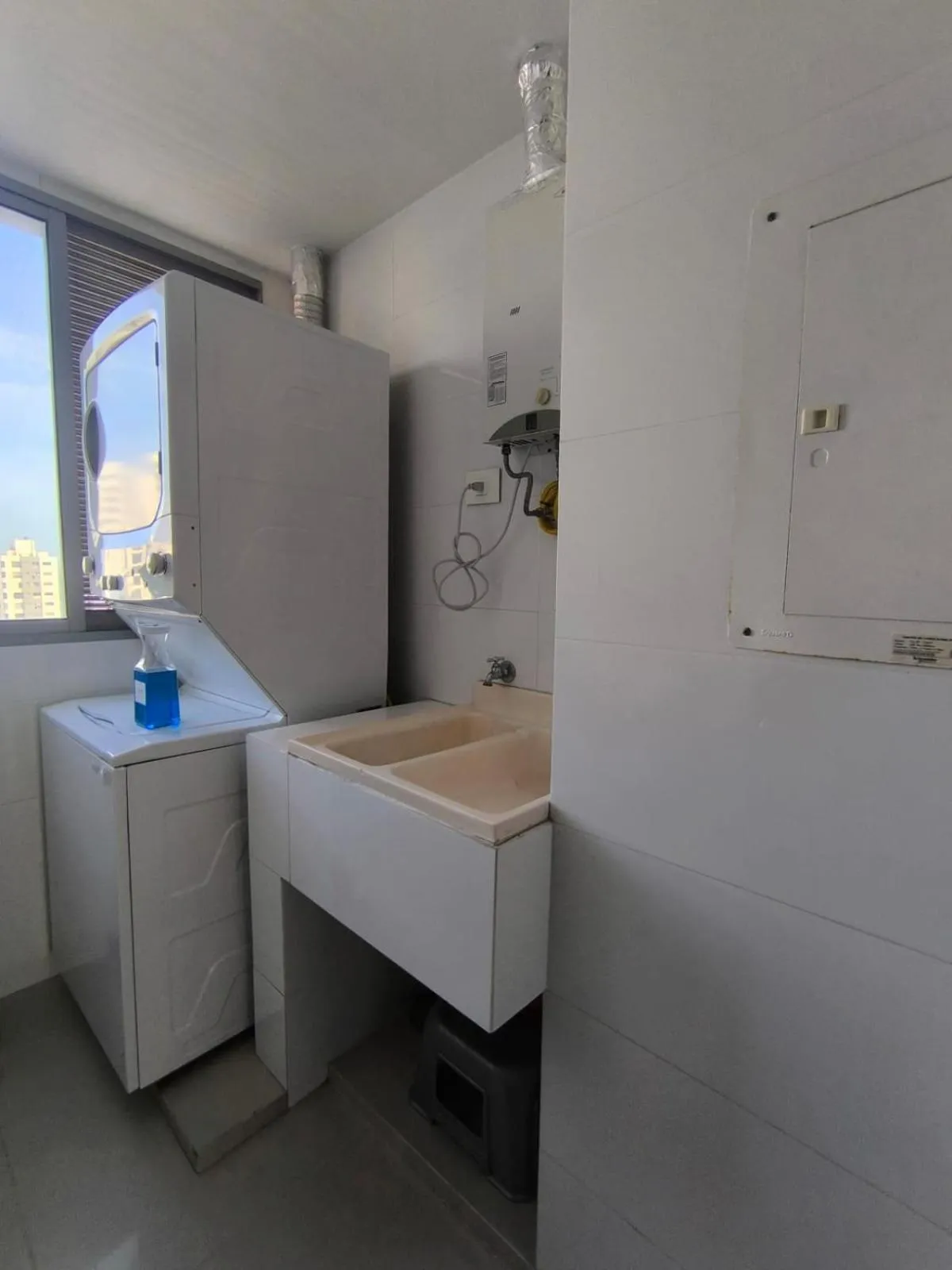 washing machine in Apartamentos frente al mar en Morros City