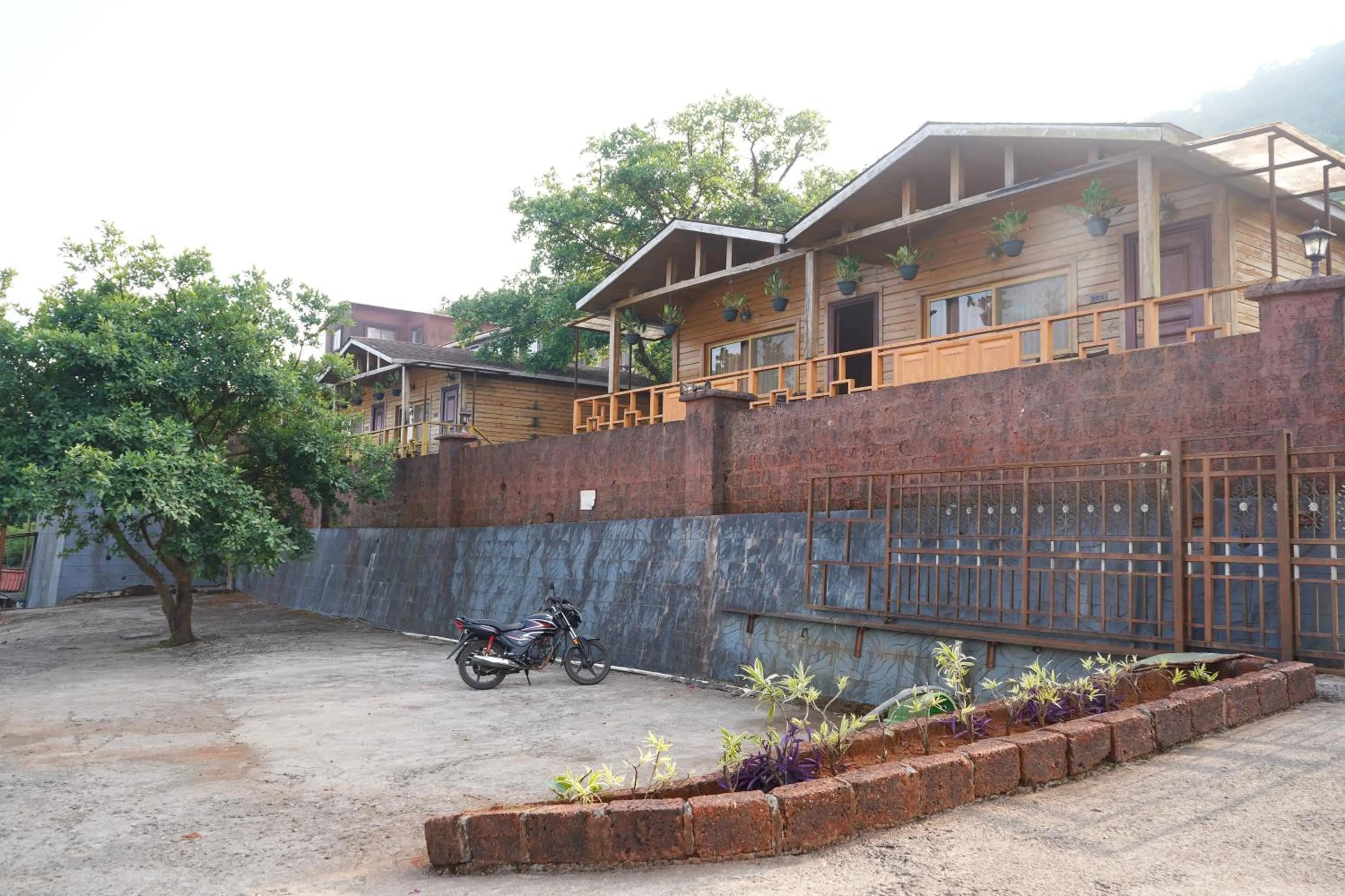 Property building in Oxygen Resorts Mahabaleshwar