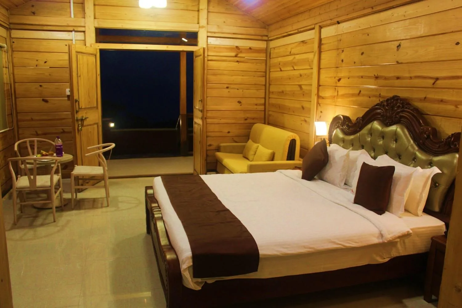 Bedroom, Bed in Oxygen Resorts Mahabaleshwar