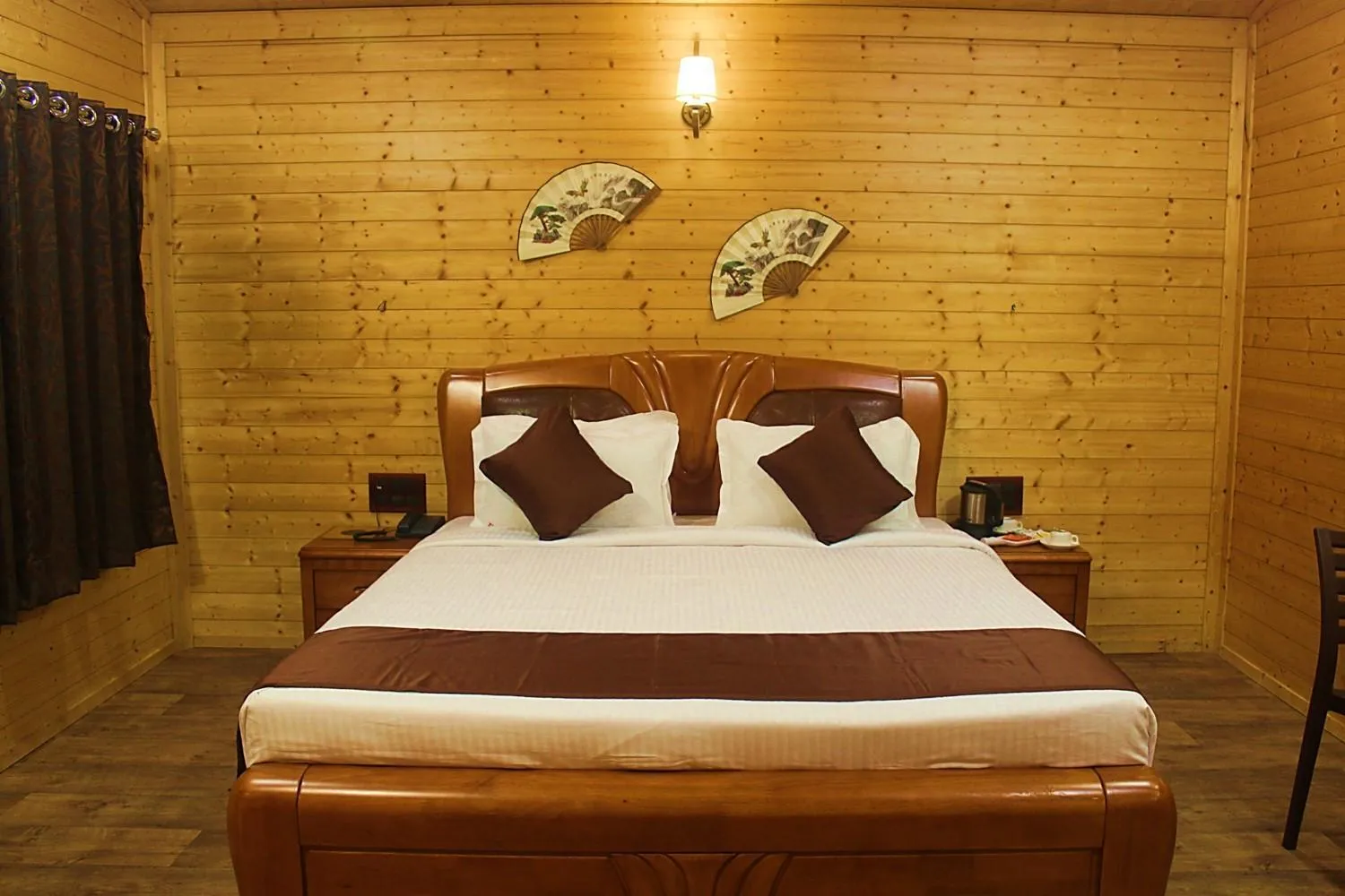 Bedroom, Bed in Oxygen Resorts Mahabaleshwar