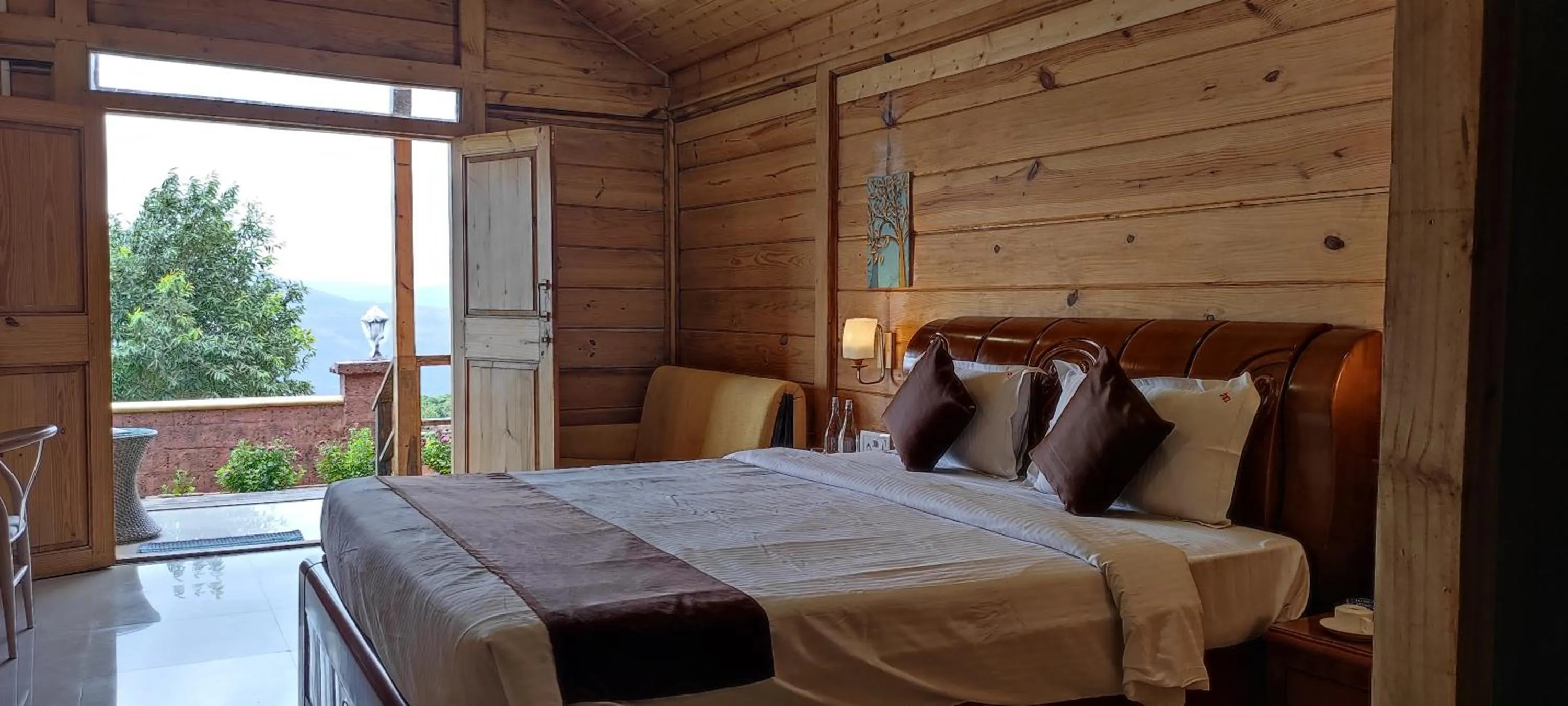 Bed in Oxygen Resorts Mahabaleshwar