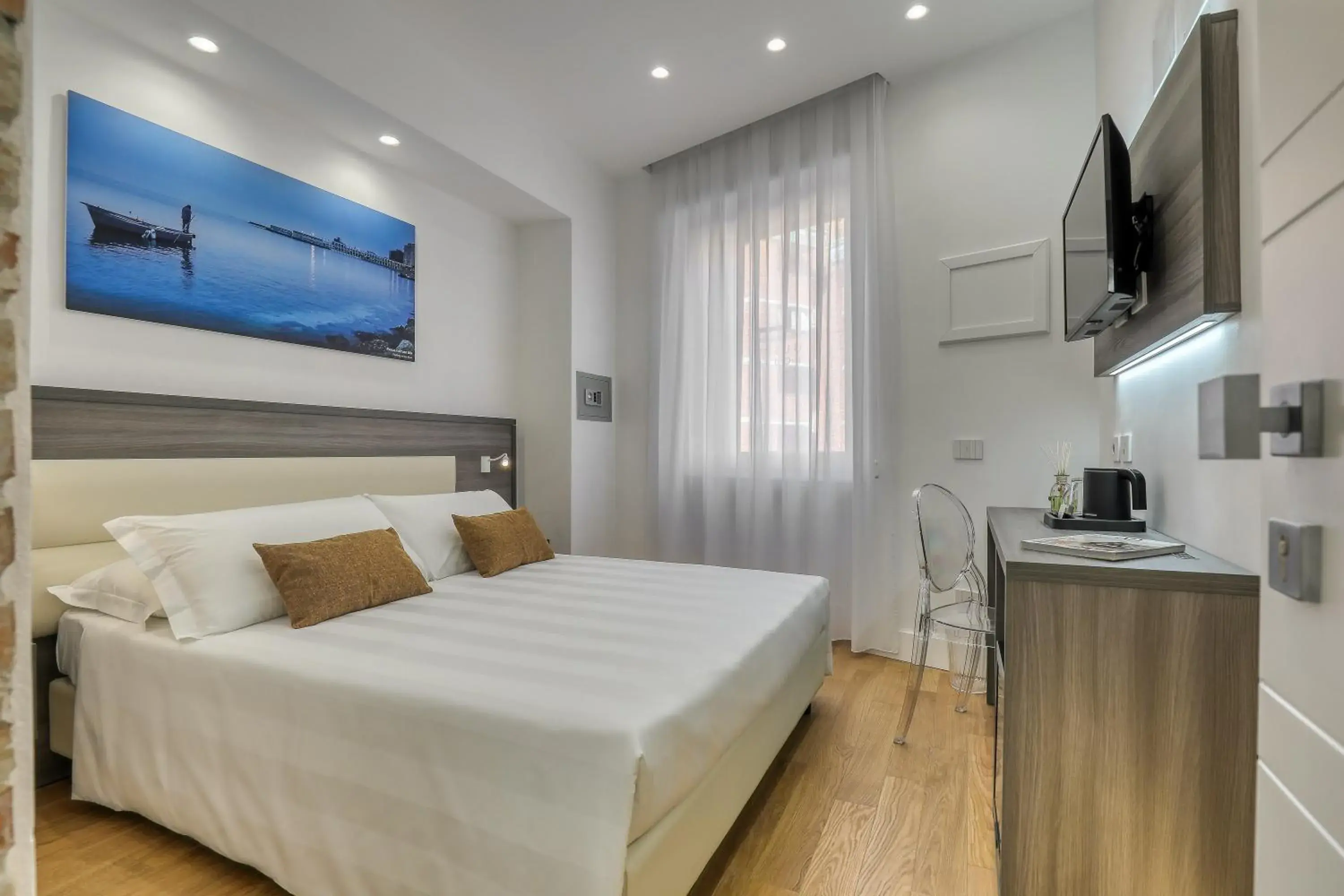 Double Room with Private Bathroom - single occupancy in Gallery Suite Double Room with Private Bathroom - single occupancy in Gallery Suite