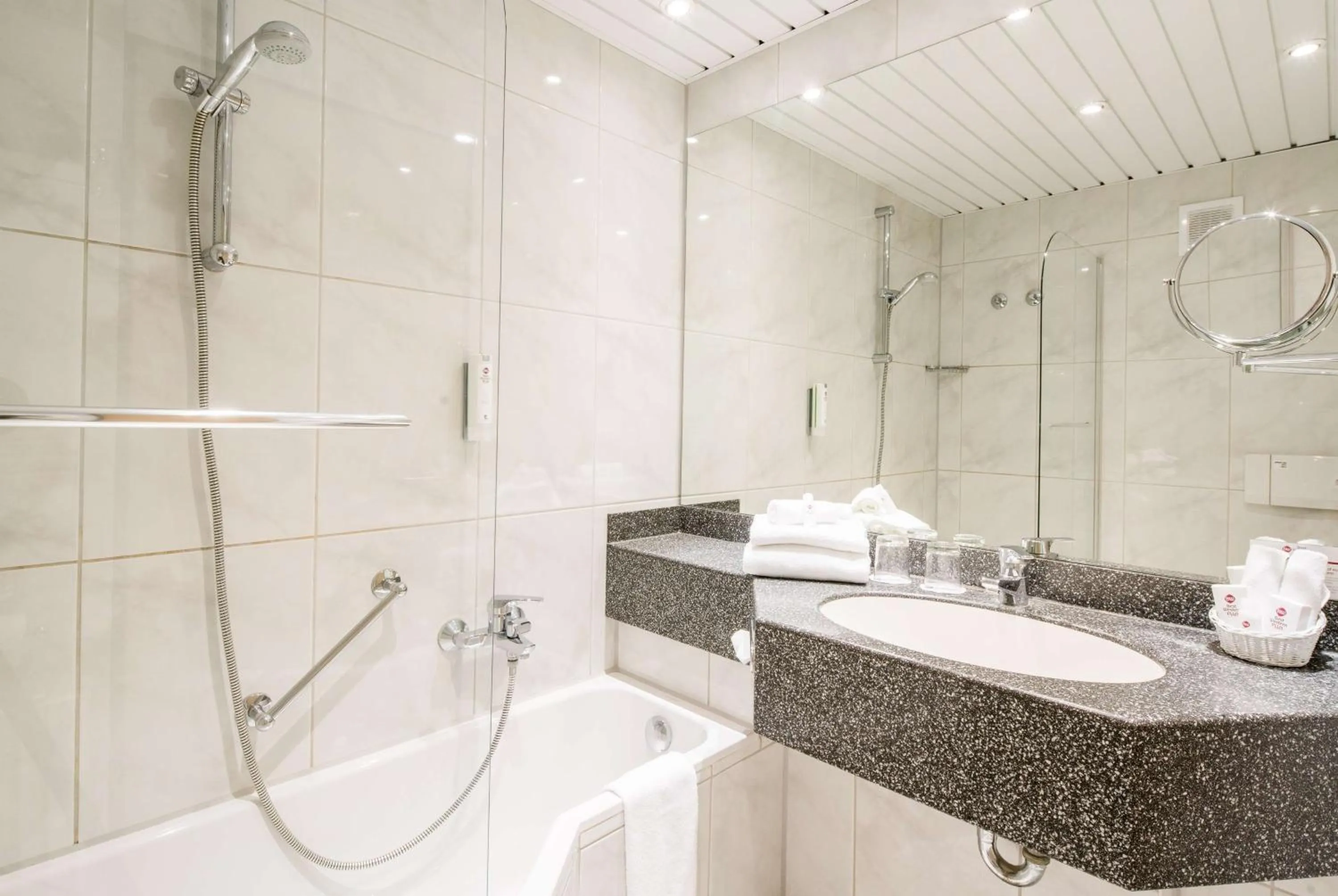 Bathroom in Best Western Plus Hotel Am Schlossberg