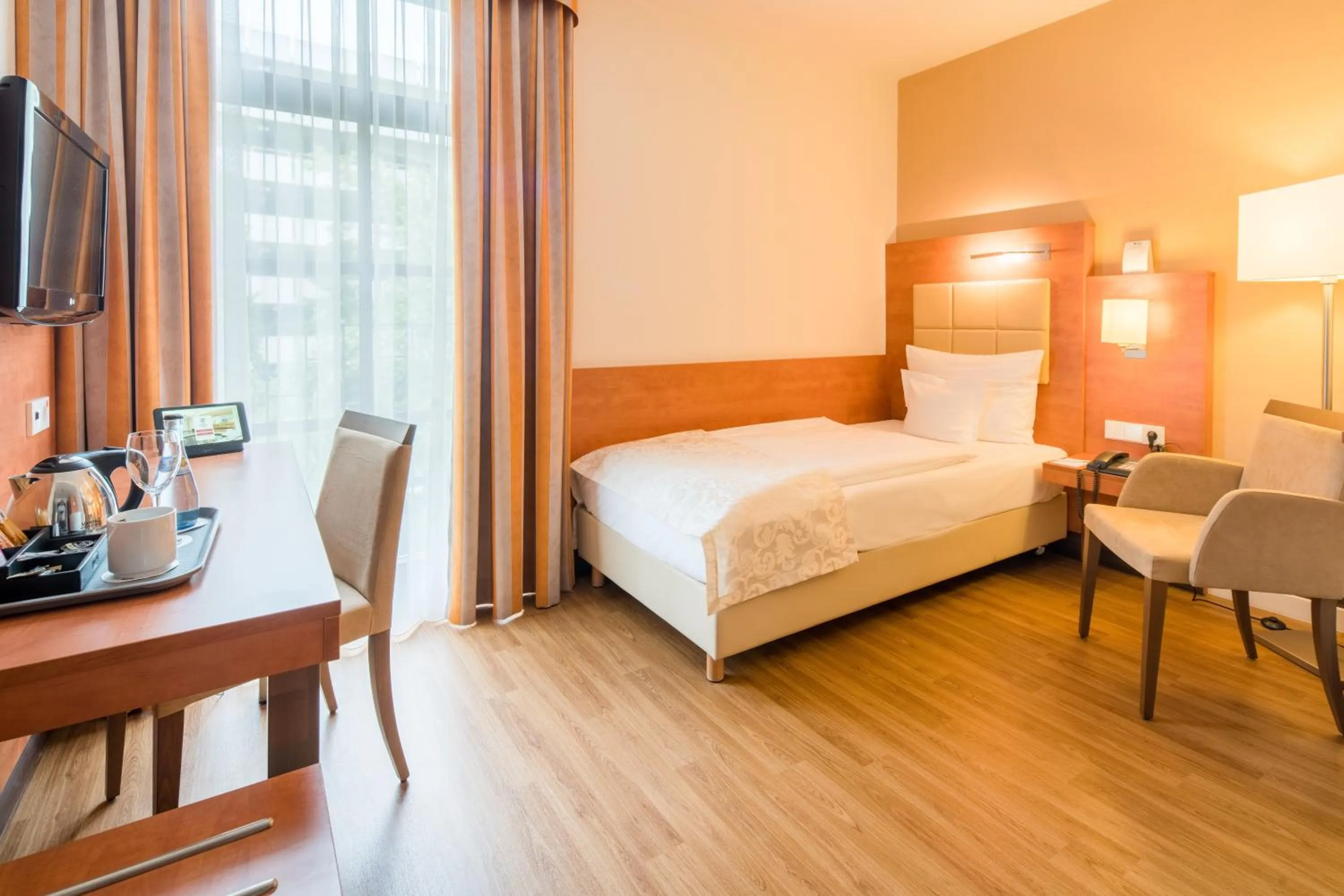 Photo of the whole room, Bed in Best Western Plus Hotel Am Schlossberg