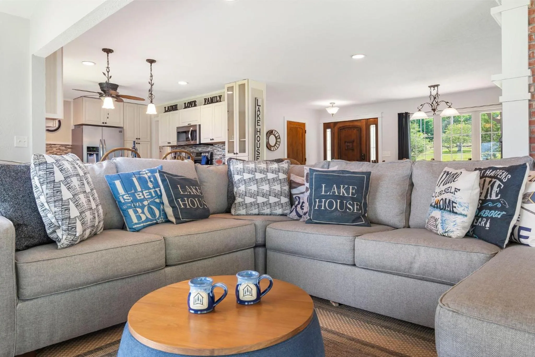 Lake Escape Lakefront Lodge at Red Bud Cove